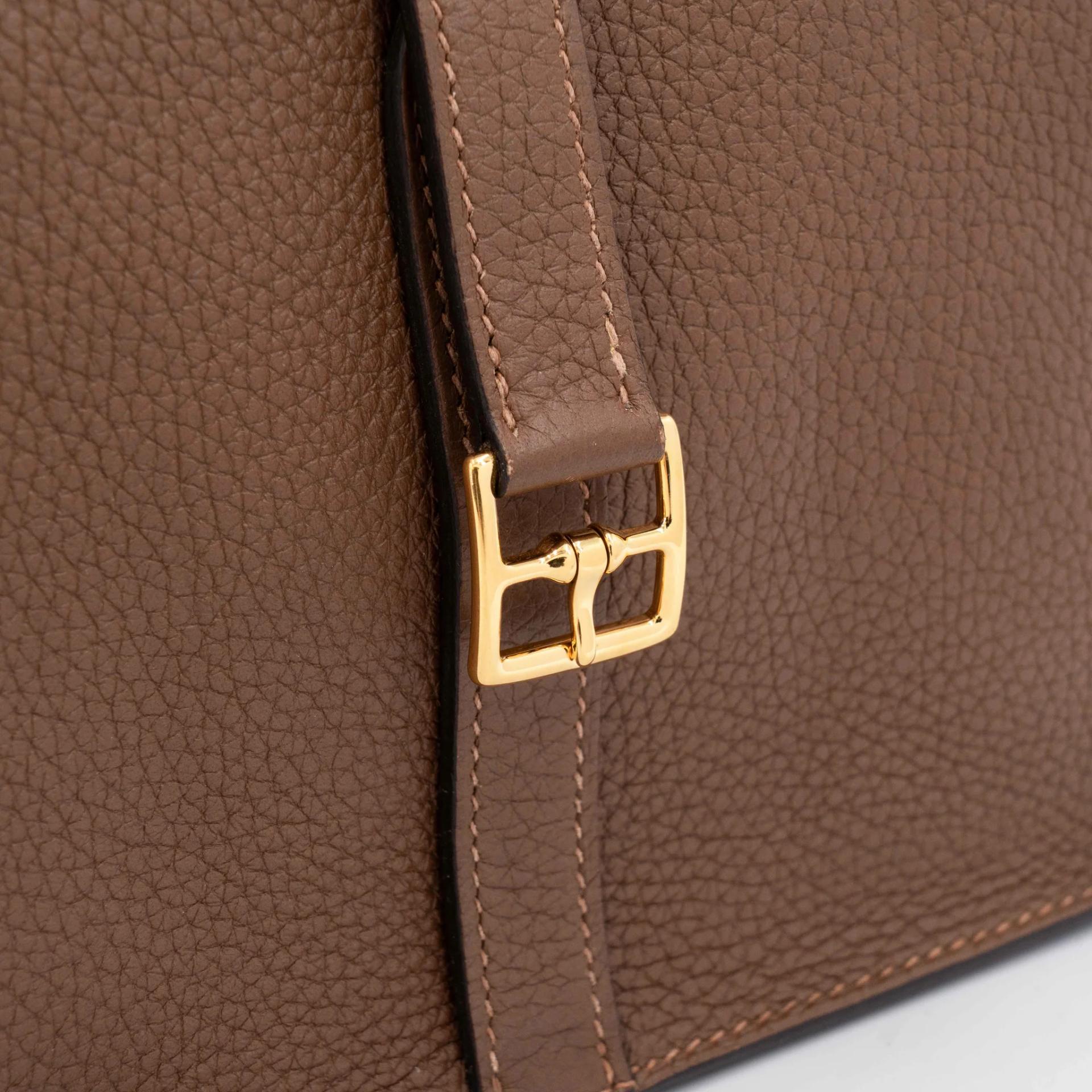 Very Good ( Rank A) HERMÈS Halzan 25 Alezan (3G) Clemence Swift Gold hardware Z (2021) - 6