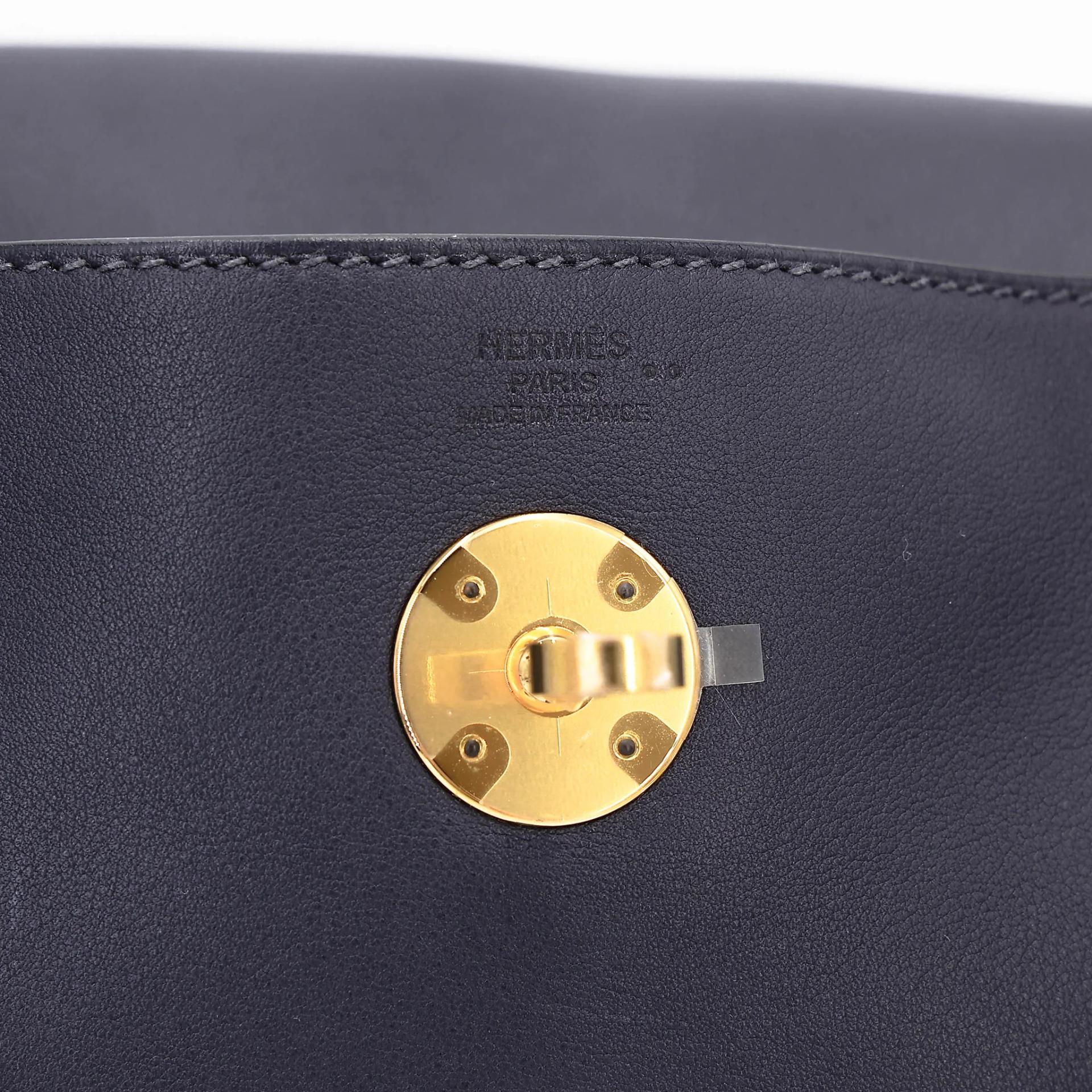 Very Good ( Rank A) HERMÈS Lindy 26 Touch Bleu Nuit (2Z) Matte Niloticus Crocodile Volupto calfskin Gold hardware Y (2020) - 31