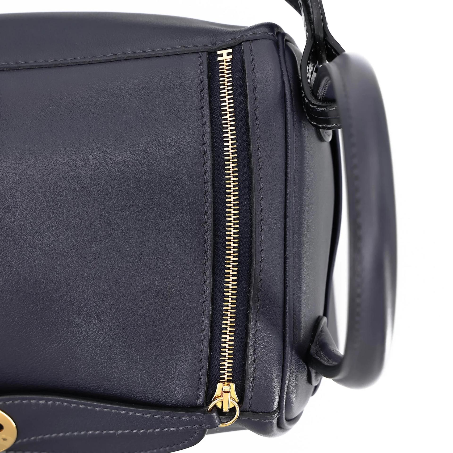Very Good ( Rank A) HERMÈS Lindy 26 Touch Bleu Nuit (2Z) Matte Niloticus Crocodile Volupto calfskin Gold hardware Y (2020) - 26