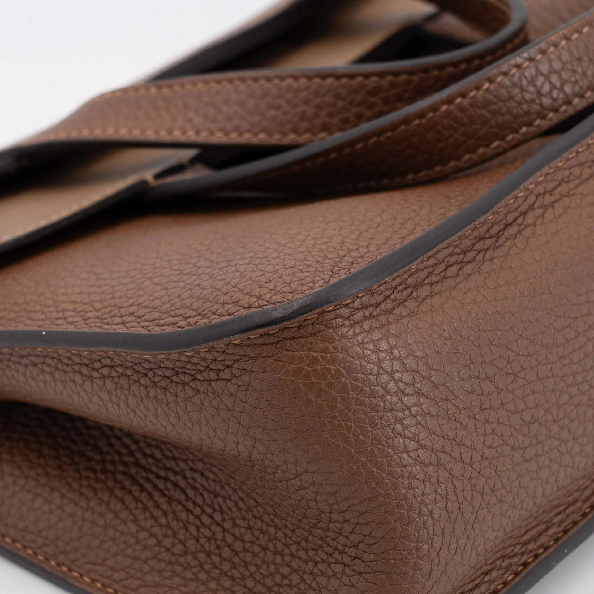 Very Good ( Rank A) HERMÈS Halzan 25 Alezan (3G) Clemence Swift Gold hardware Z (2021) - 15
