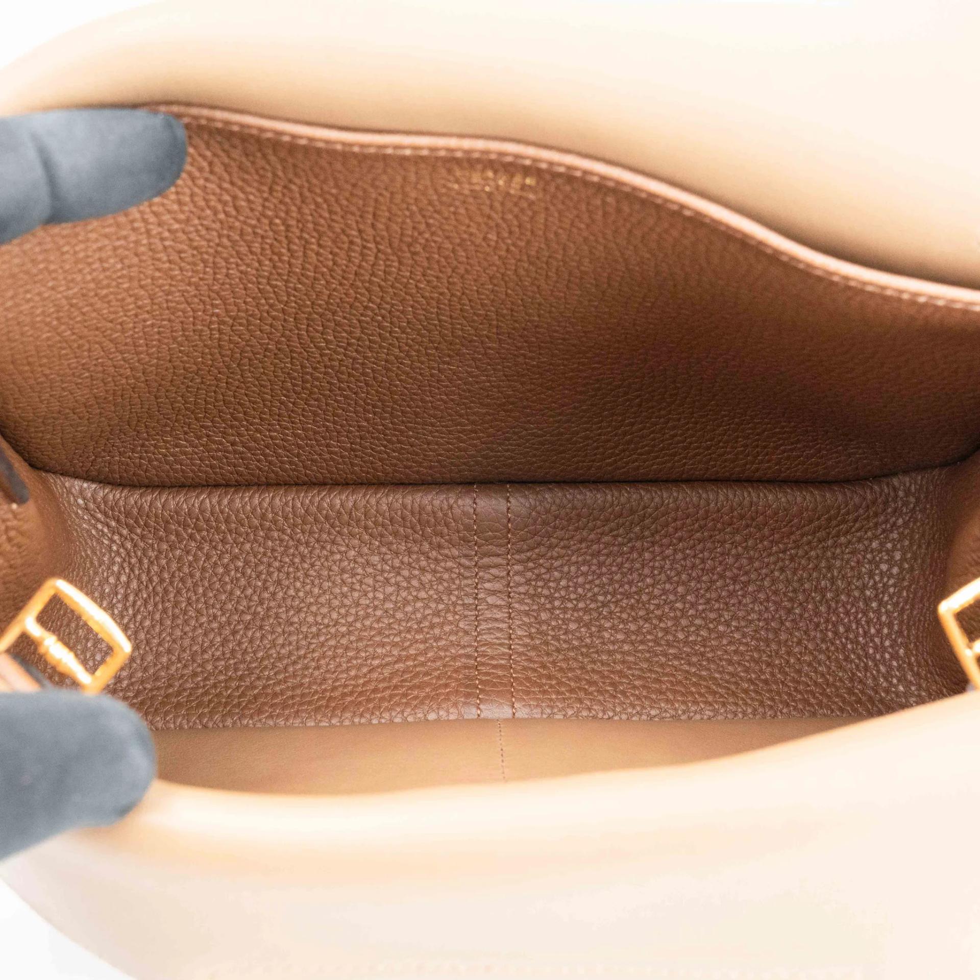 Very Good ( Rank A) HERMÈS Halzan 25 Alezan (3G) Clemence Swift Gold hardware Z (2021) - 21