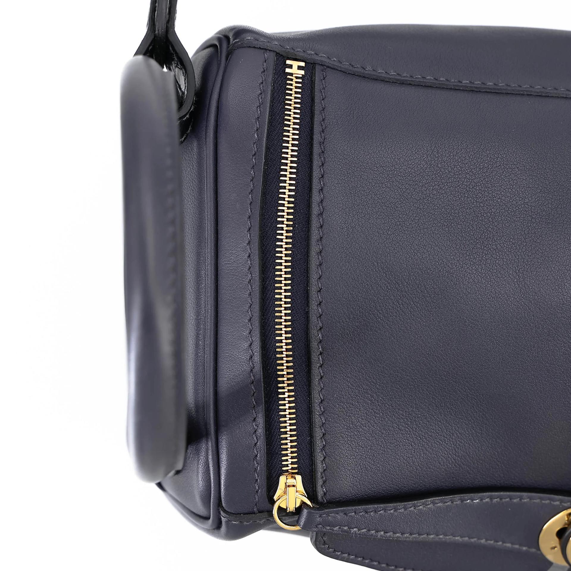 Very Good ( Rank A) HERMÈS Lindy 26 Touch Bleu Nuit (2Z) Matte Niloticus Crocodile Volupto calfskin Gold hardware Y (2020) - 27