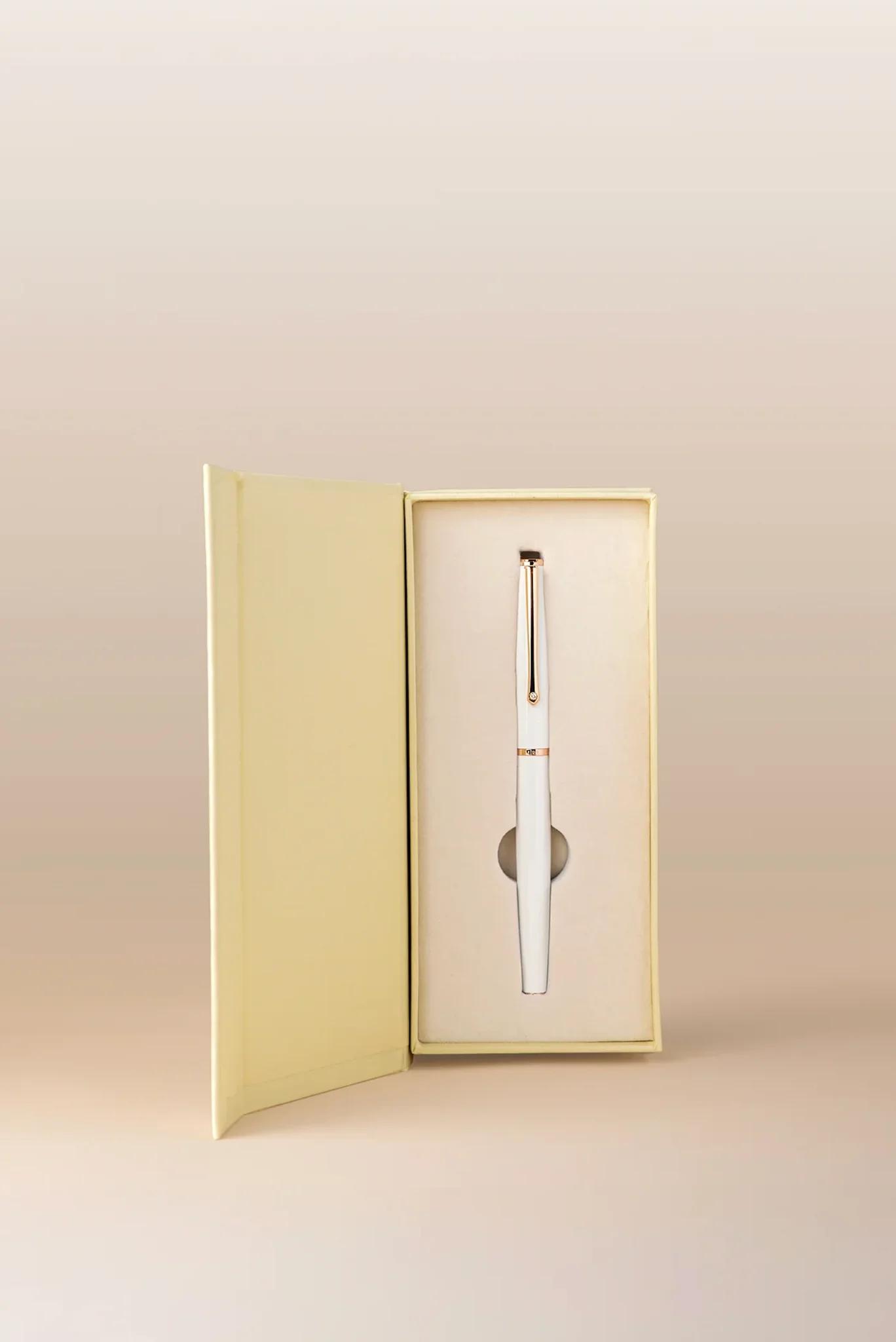 MIRA's Original Signature Pen White