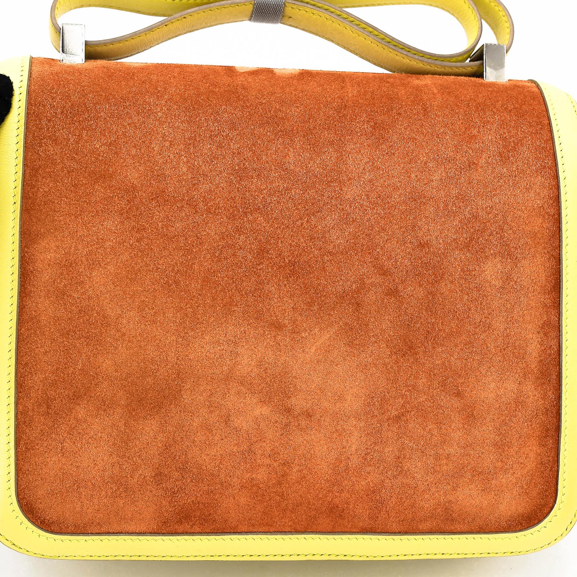 Excellent ( Rank SA ) HERMÈS Constance 24 Soufre (C9) Potiron (5F) Doblis Suede Swift Palladium hardware Square R (2014) - 8