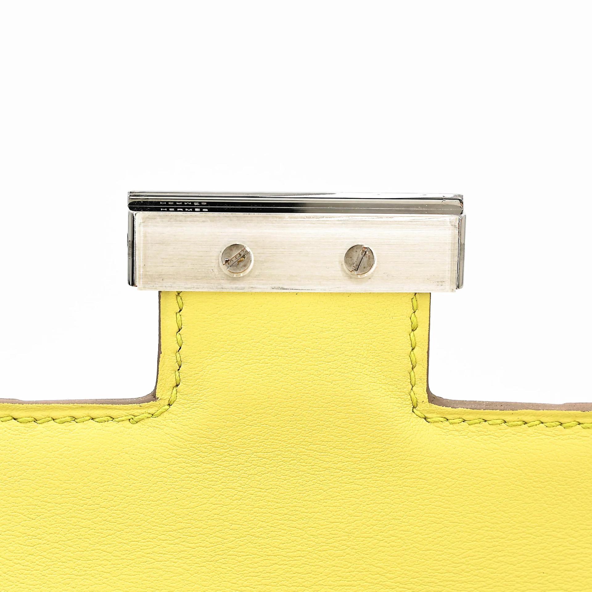 Excellent ( Rank SA ) HERMÈS Constance 24 Soufre (C9) Potiron (5F) Doblis Suede Swift Palladium hardware Square R (2014) - 14