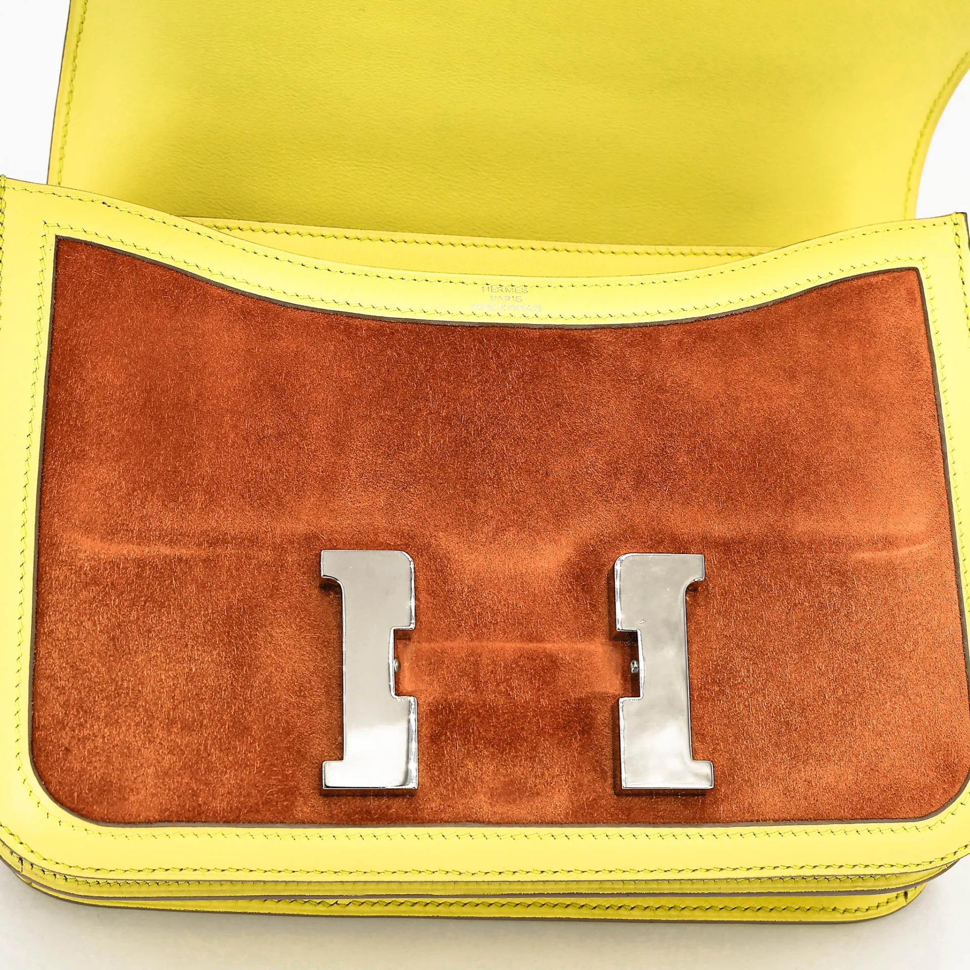 Excellent ( Rank SA ) HERMÈS Constance 24 Soufre (C9) Potiron (5F) Doblis Suede Swift Palladium hardware Square R (2014) - 11