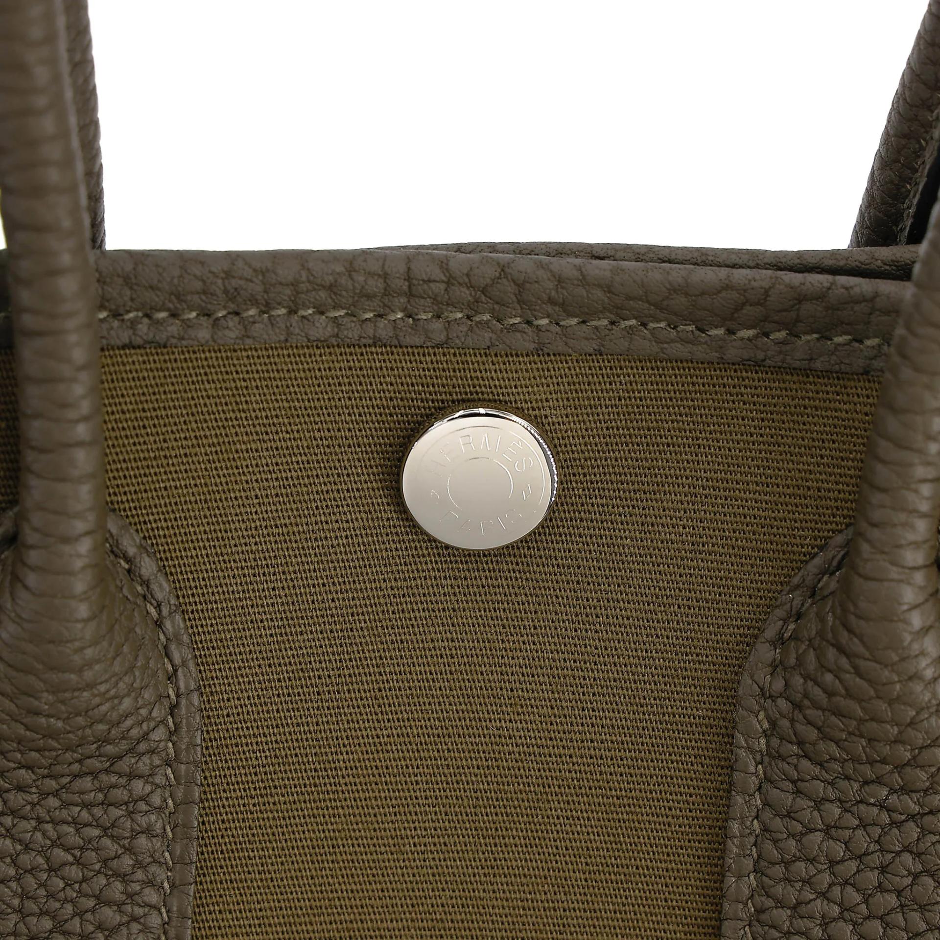 全新 HERMÈS 愛馬仕 Neo Garden Party 23 花園 V8 Vert Loden 洛德綠 Toile Officier 帆布 Negonda皮 銀扣 G刻 2026年 - 9
