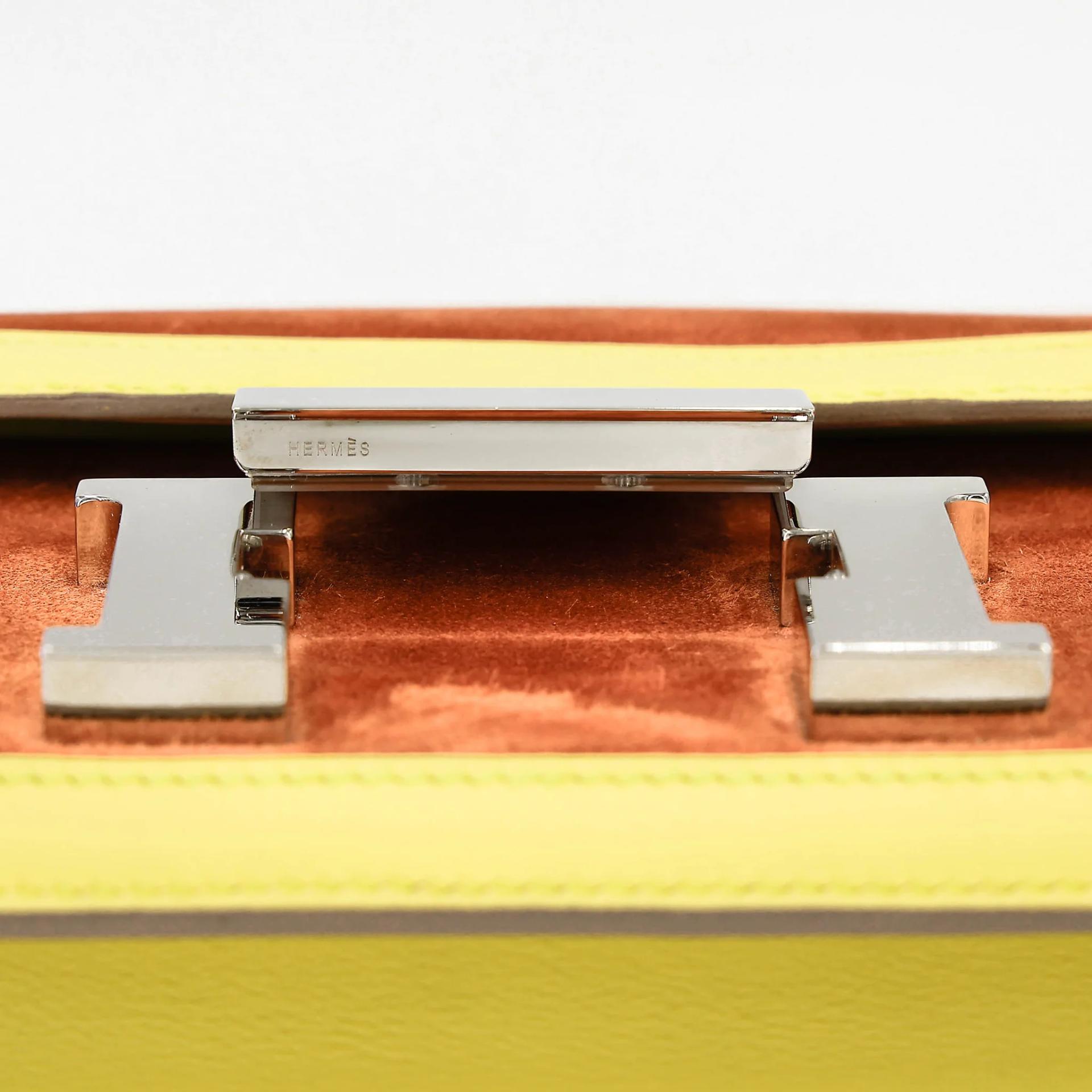 Excellent ( Rank SA ) HERMÈS Constance 24 Soufre (C9) Potiron (5F) Doblis Suede Swift Palladium hardware Square R (2014) - 13