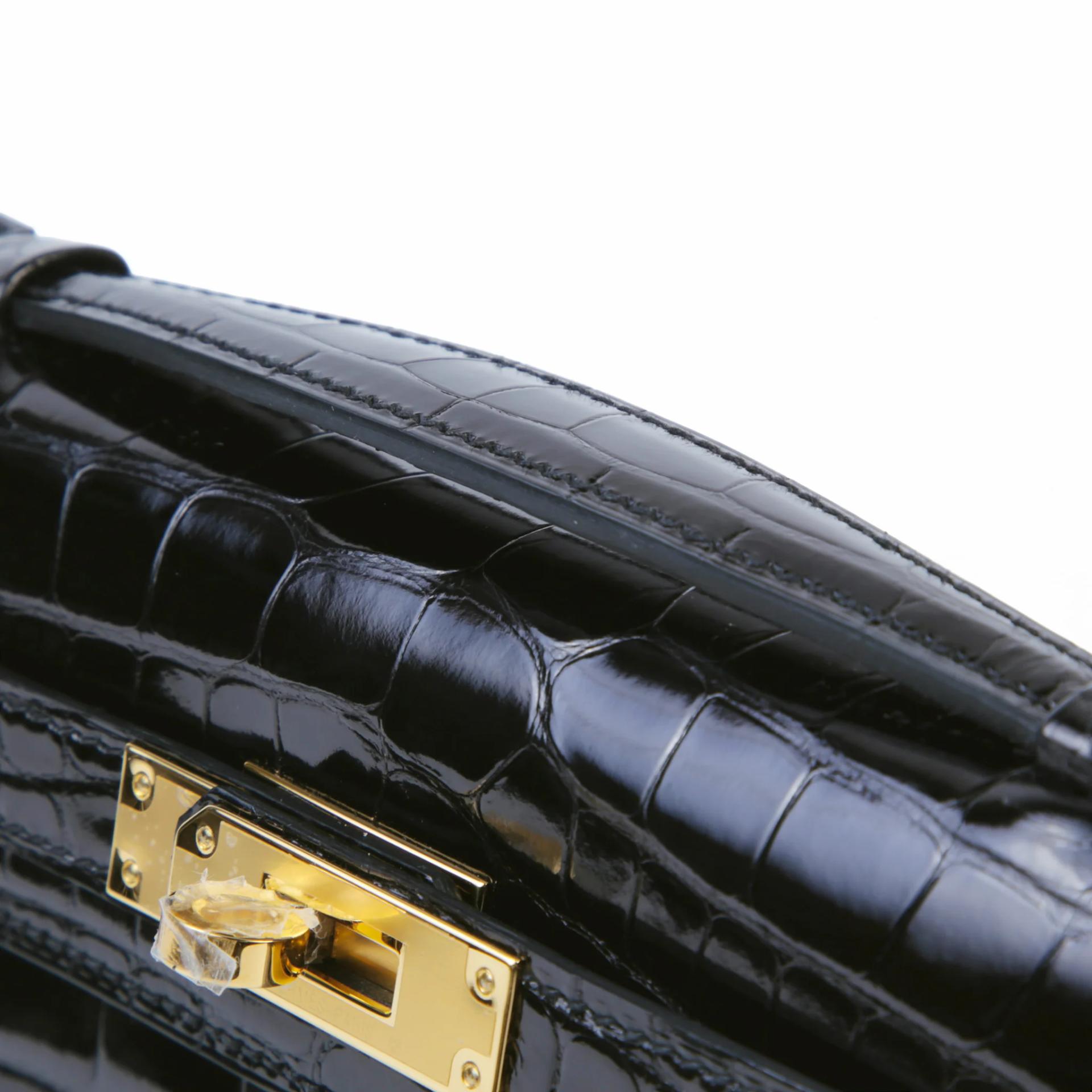 Brand New ( Rank N ) HERMÈS Kelly Cut Noir (89) Shiny Alligator Gold hardware K (2025) - 3