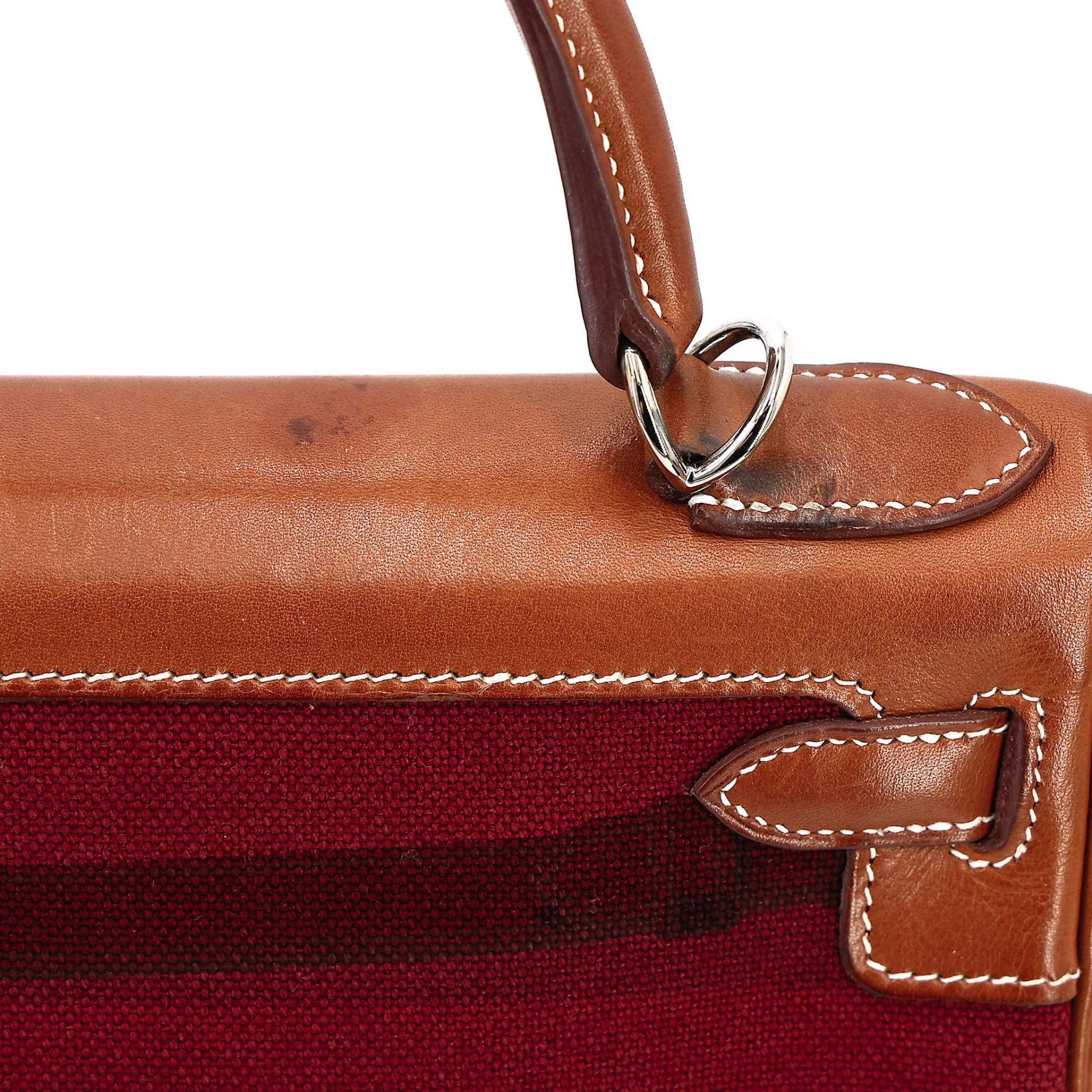 Good ( Rank AB) HERMÈS Limited Edition Kelly 28 Fauve (34) Gold (37) Barenia Palladium hardware Square O (2011) - 15