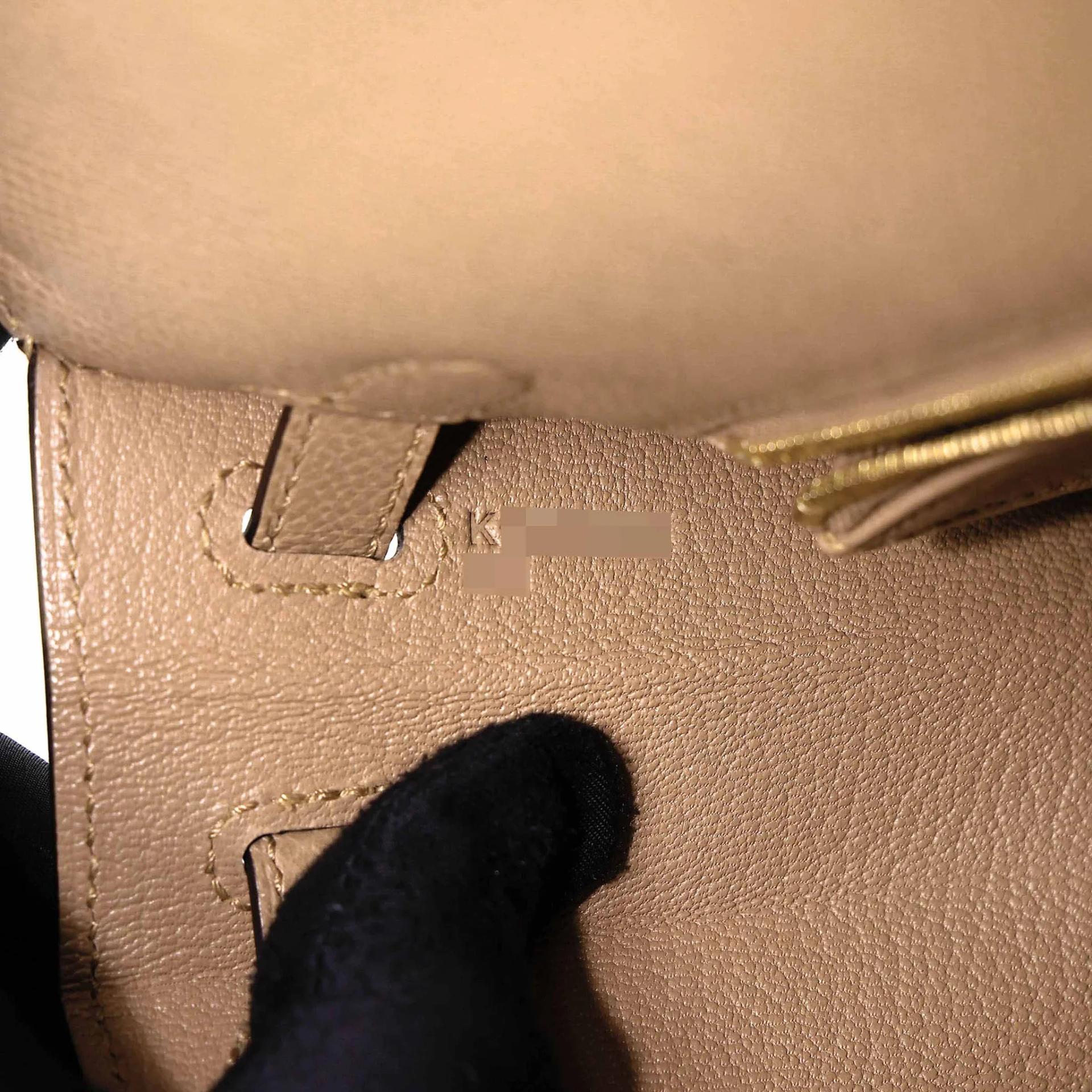 Brand New ( Rank N ) HERMÈS Kelly 25 Sellier Poussiere (1C) Epsom Permabrass hardware K (2025) - 16