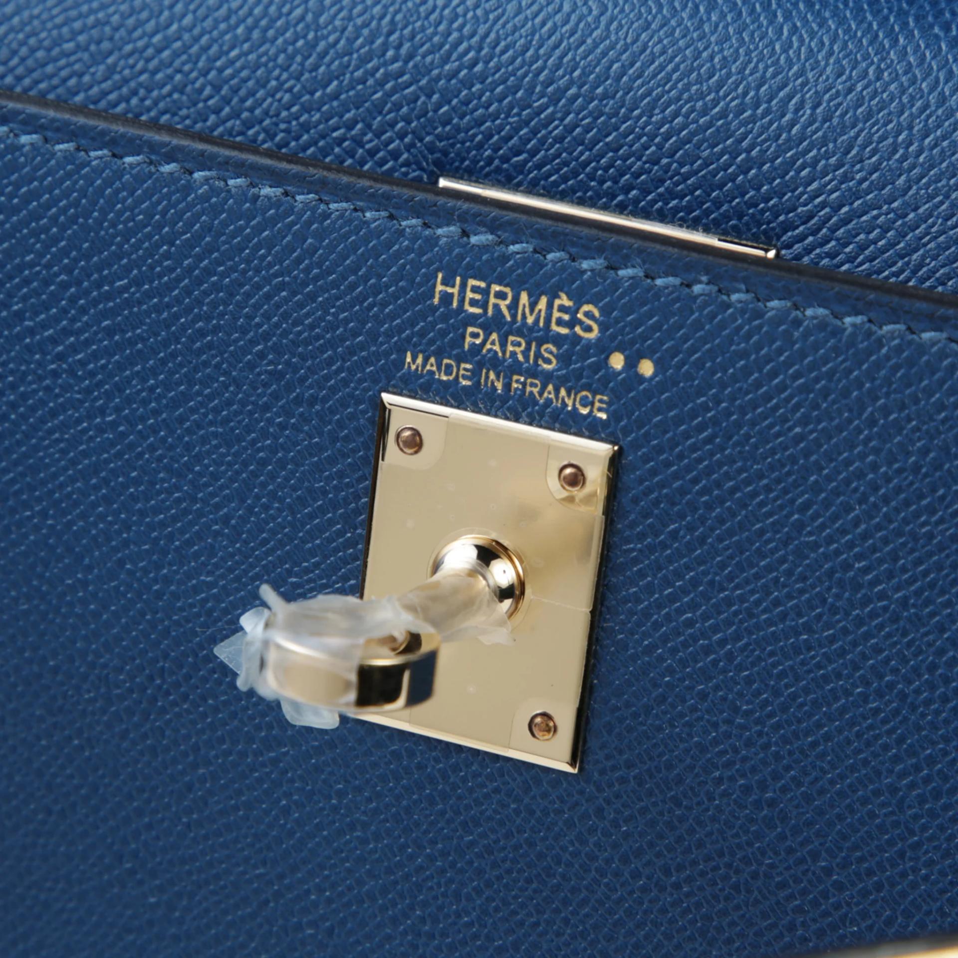 Unused ( Rank NS ) HERMÈS Kelly 25 Sellier Touch Deep Blue (S4) Vert Cypress (6O) Madame Shiny Niloticus Crocodile Permabrass hardware K (2025) - 9