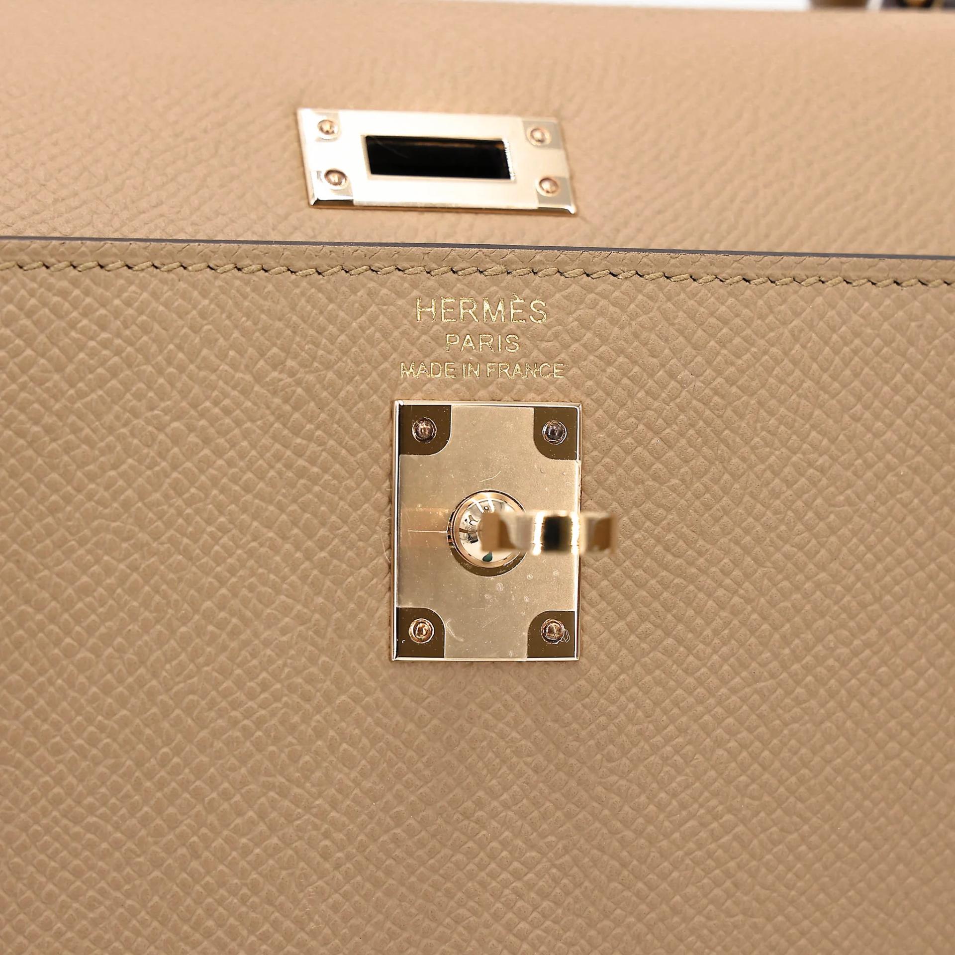 Brand New ( Rank N ) HERMÈS Kelly 25 Sellier Poussiere (1C) Epsom Permabrass hardware K (2025) - 14
