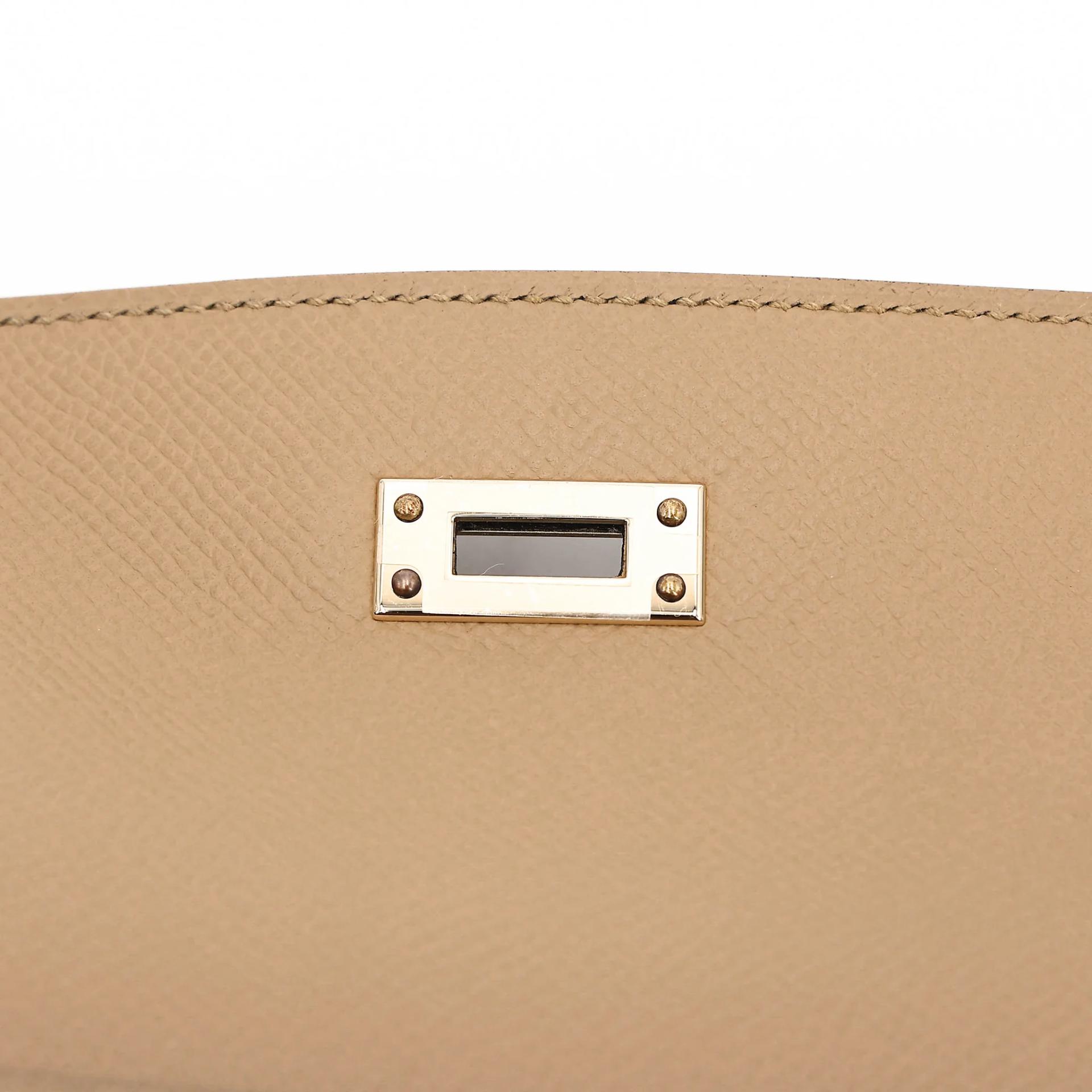 Brand New ( Rank N ) HERMÈS Kelly 25 Sellier Poussiere (1C) Epsom Permabrass hardware K (2025) - 12