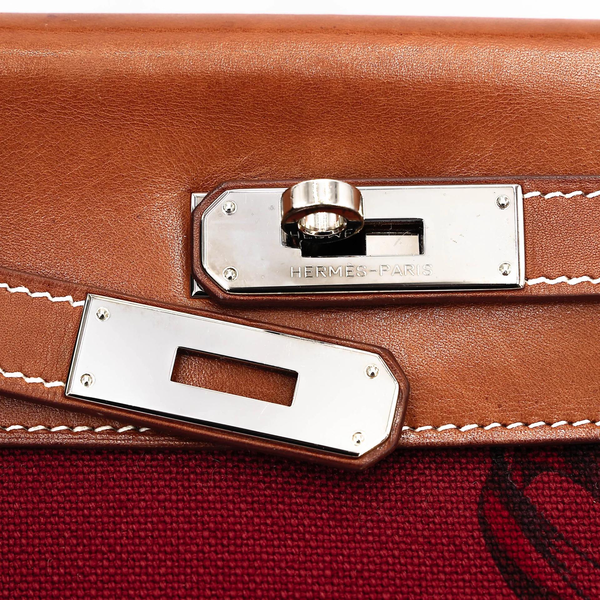 Good ( Rank AB) HERMÈS Limited Edition Kelly 28 Fauve (34) Gold (37) Barenia Palladium hardware Square O (2011) - 21