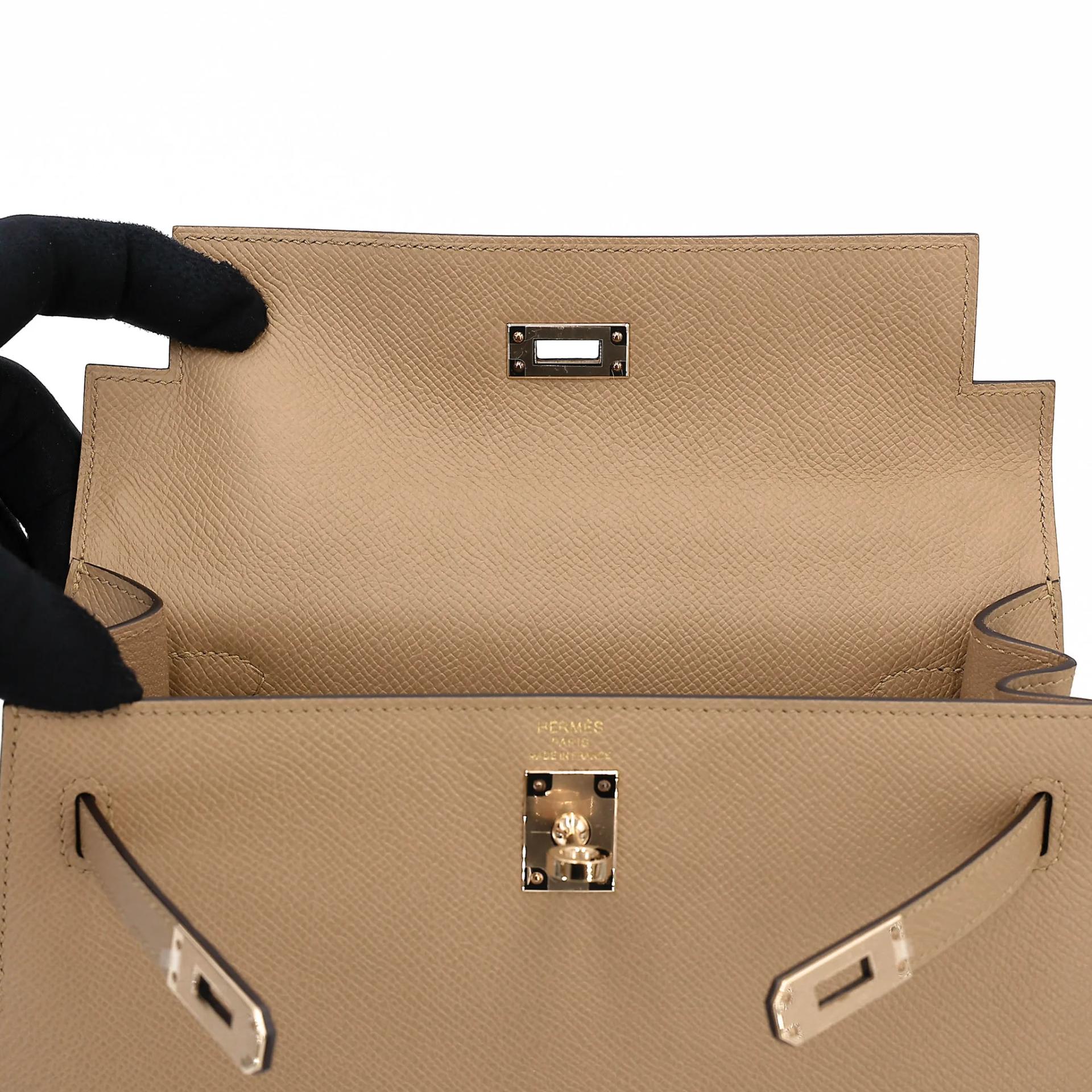 Brand New ( Rank N ) HERMÈS Kelly 25 Sellier Poussiere (1C) Epsom Permabrass hardware K (2025) - 13