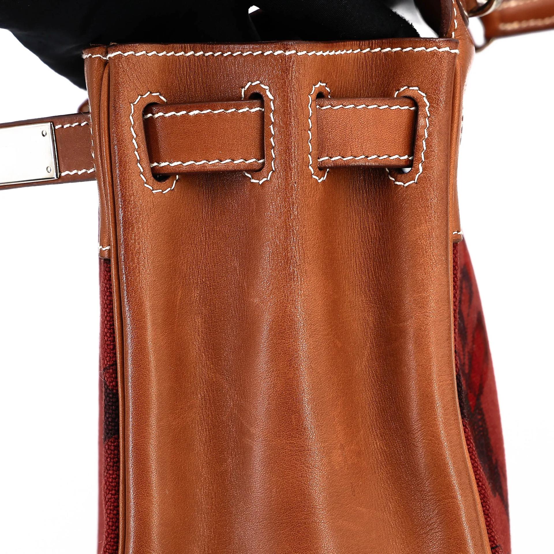 Good ( Rank AB) HERMÈS Limited Edition Kelly 28 Fauve (34) Gold (37) Barenia Palladium hardware Square O (2011) - 34