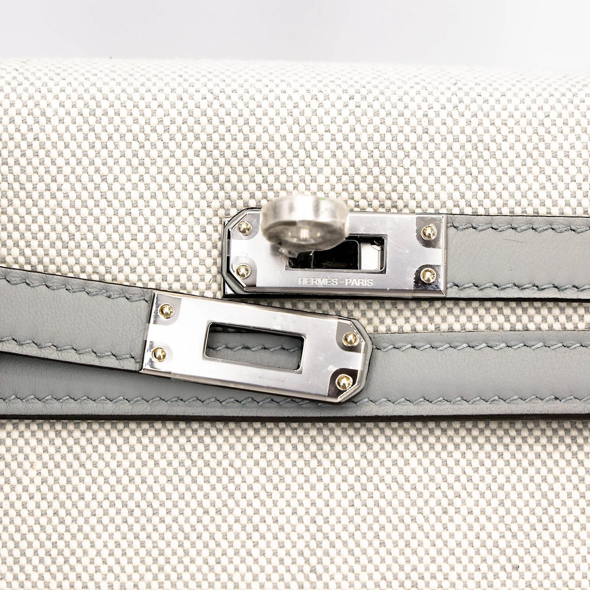 全新 HERMÈS 愛馬仕 限量收藏款 Kelly 25 外縫 8U 冰川藍 Bleu Glacier Toile H 帆布 Swift牛皮 銀扣 G刻 2026年 - 8