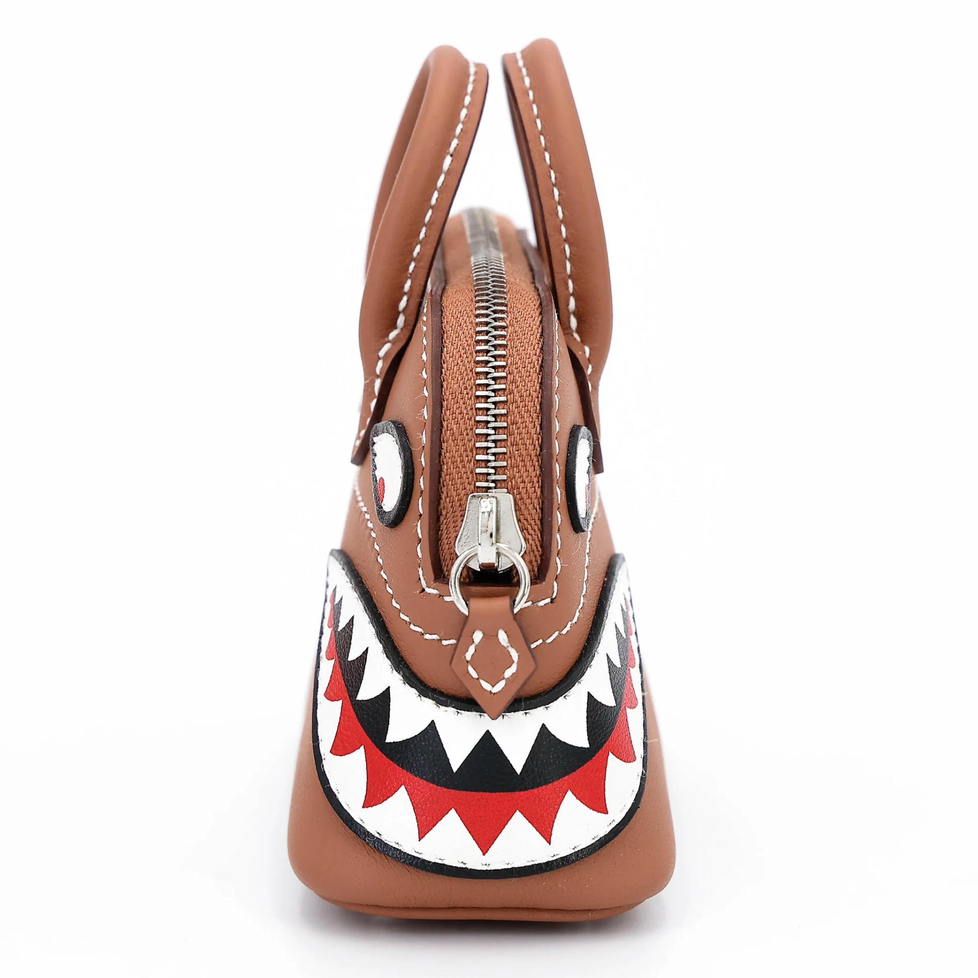 全新 HERMÈS 愛馬仕 Shark Bolide 掛件 37 金棕色 Gold Swift皮 銀扣 G刻 2026年 - 4