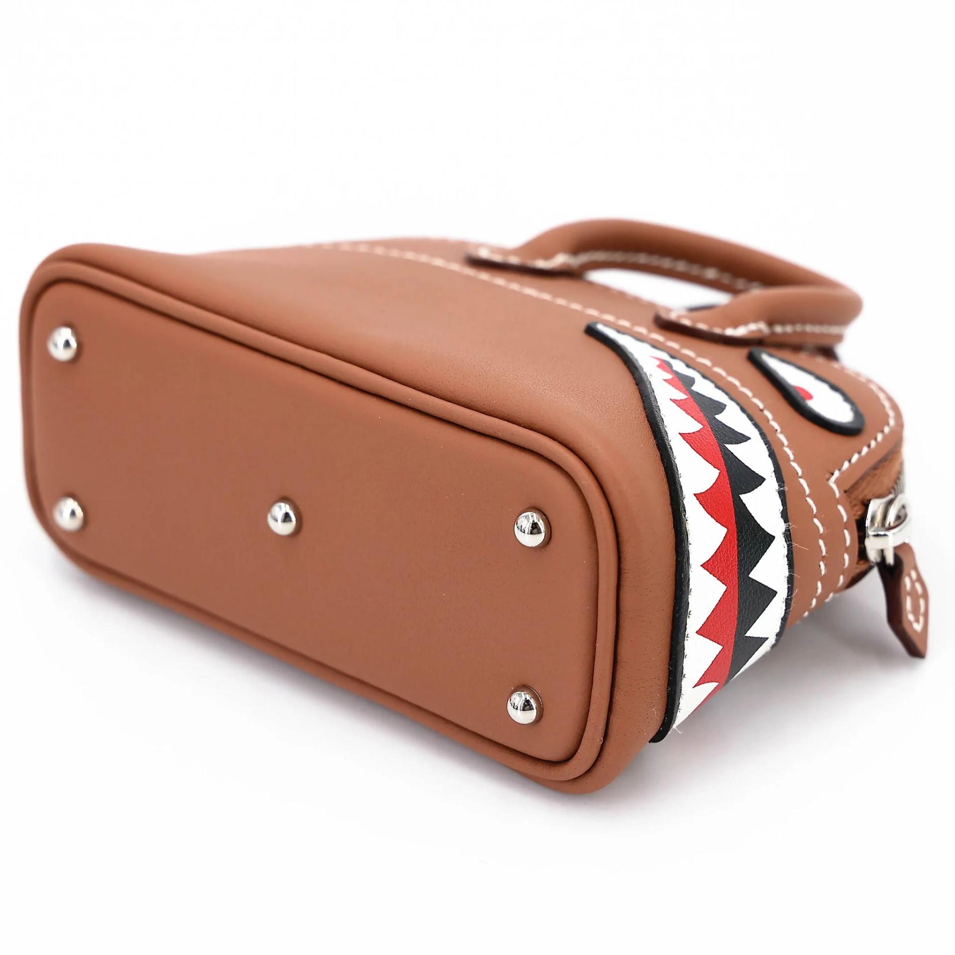 全新 HERMÈS 愛馬仕 Shark Bolide 掛件 37 金棕色 Gold Swift皮 銀扣 G刻 2026年 - 8