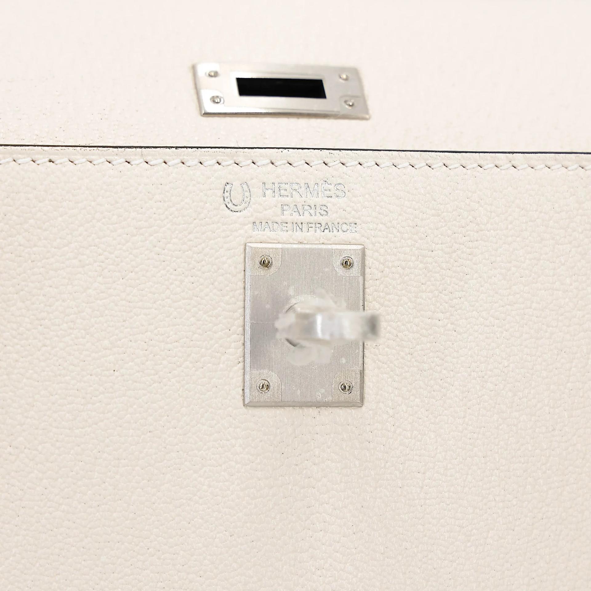全新 HERMÈS 愛馬仕 馬蹄印定制 Kelly 25 外縫 HSS 89 黑色 Noir (Black) I2 奶油白 Nata Chevre山羊皮 拉絲銀扣 G刻 2026年 - 13