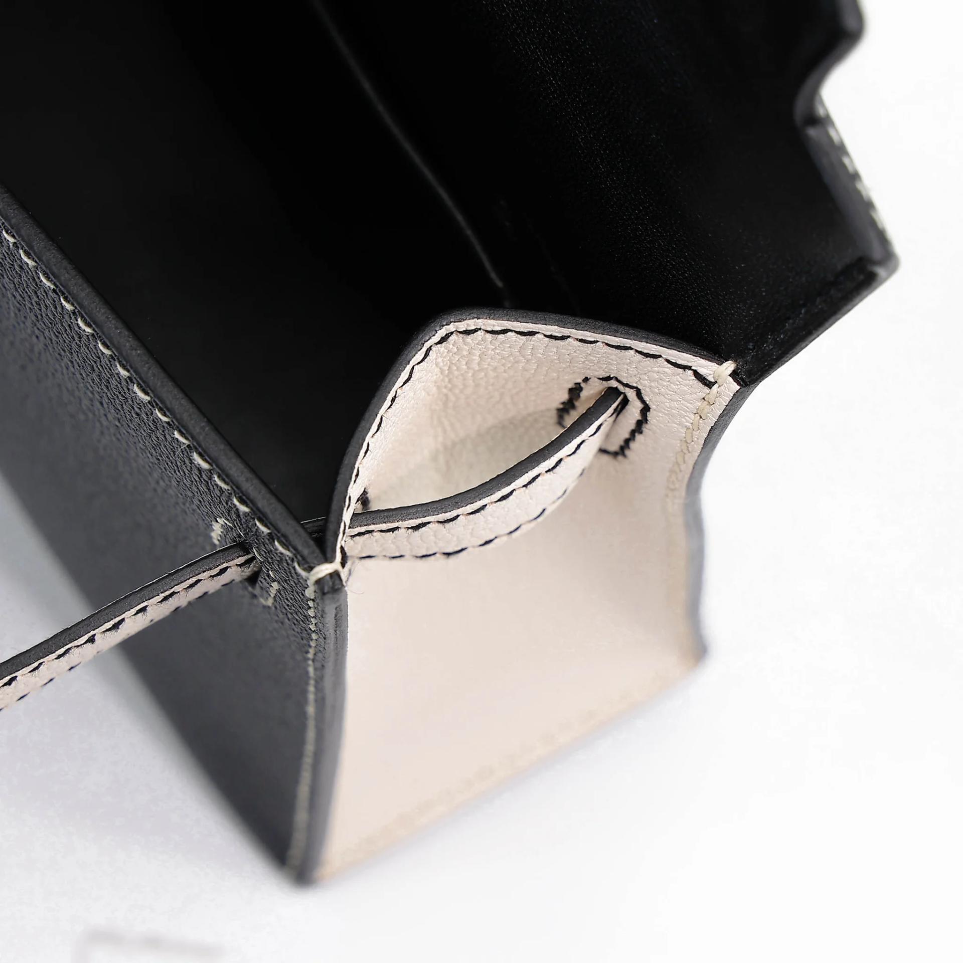 全新 HERMÈS 愛馬仕 馬蹄印定制 Mini Kelly 二代 HSS 89 黑色 Noir (Black) I2 奶油白 Nata Chevre Mysore山羊皮 香檳金扣 K刻 2025年 - 15