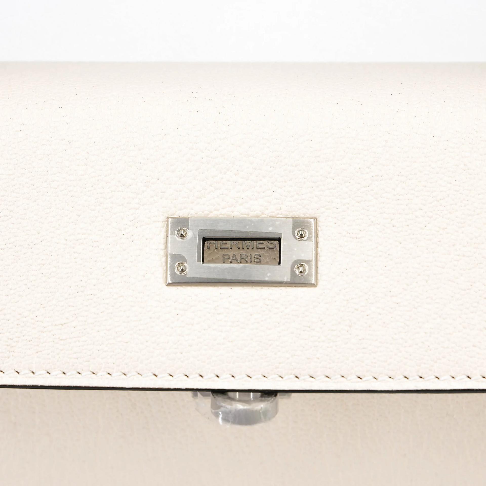 全新 HERMÈS 愛馬仕 馬蹄印定制 Kelly 25 外縫 HSS 89 黑色 Noir (Black) I2 奶油白 Nata Chevre山羊皮 拉絲銀扣 G刻 2026年 - 10
