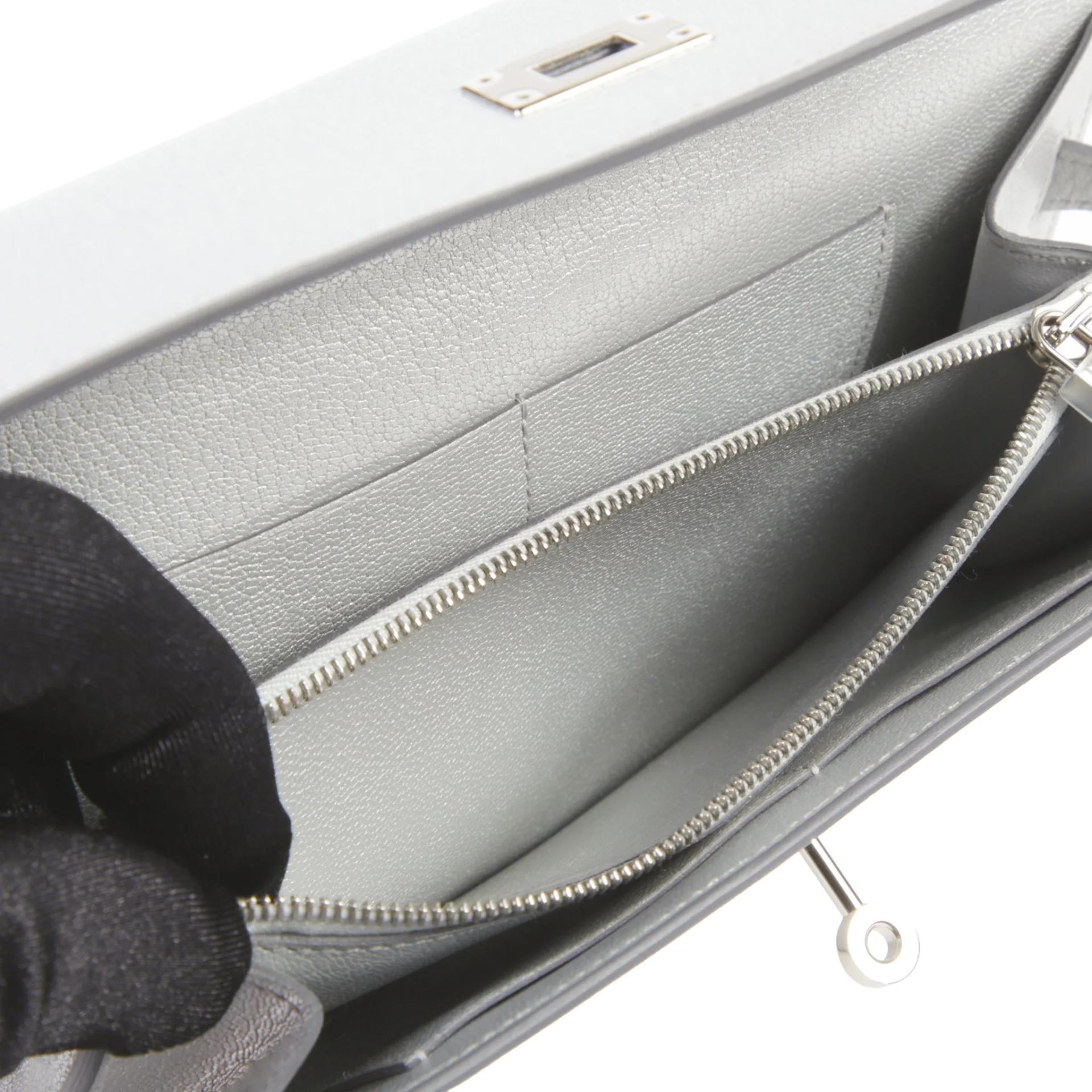 全新 HERMÈS 愛馬仕 Kelly To Go 錢包 05 銀色 Argent Chamkila皮 銀扣 K刻 2025年 - 10