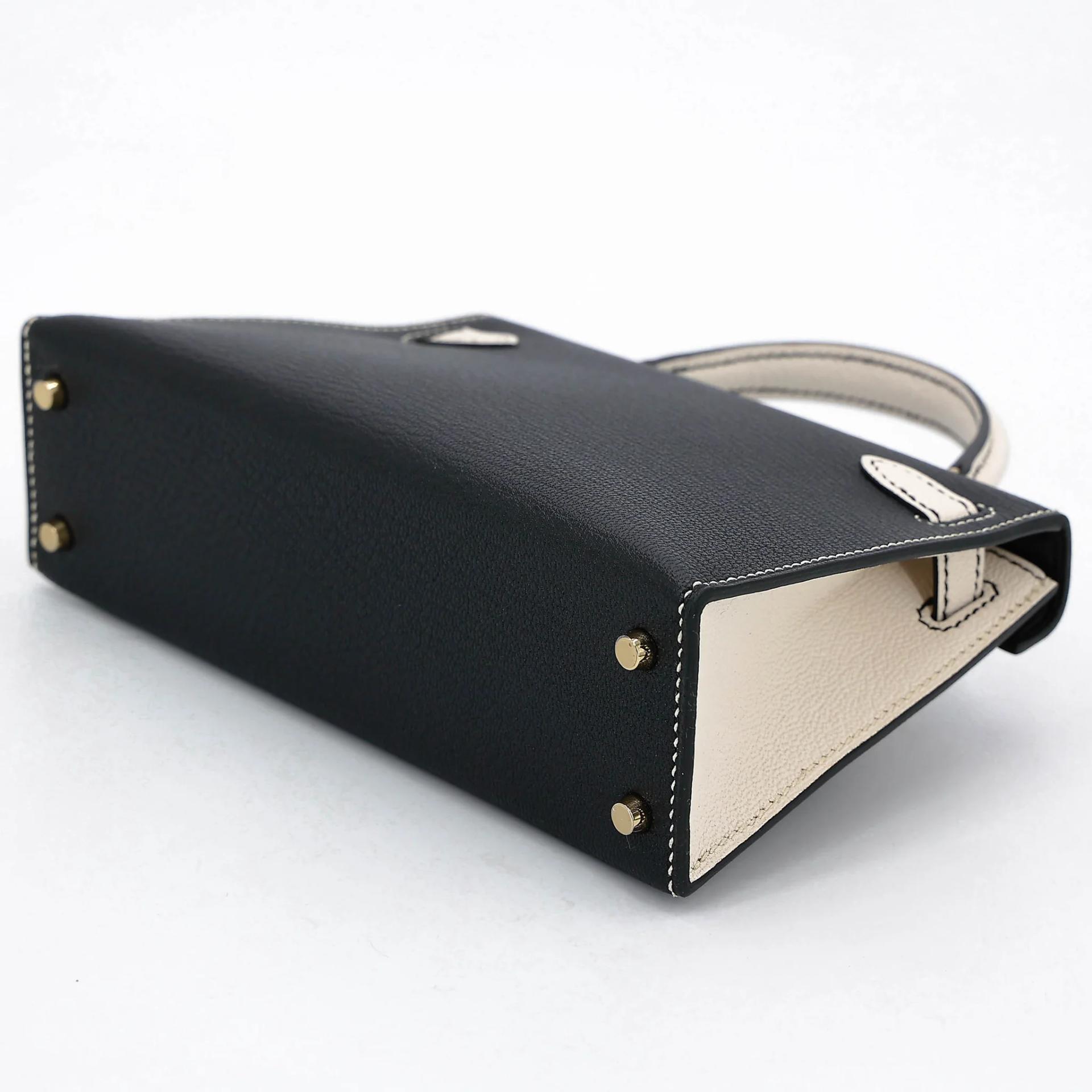 全新 HERMÈS 愛馬仕 馬蹄印定制 Mini Kelly 二代 HSS 89 黑色 Noir (Black) I2 奶油白 Nata Chevre Mysore山羊皮 香檳金扣 K刻 2025年 - 6