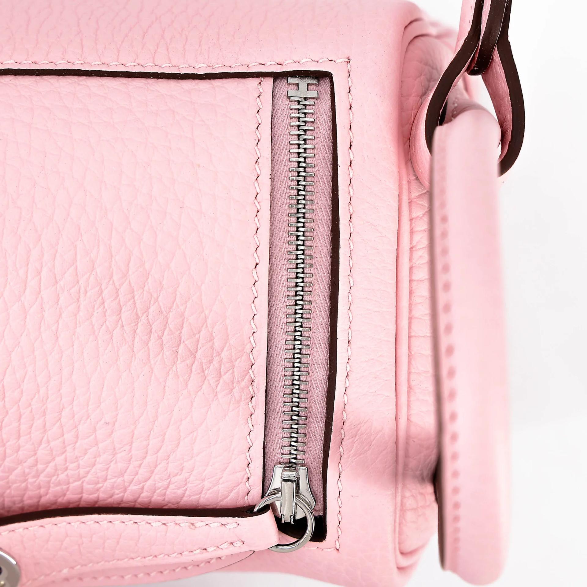 全新 HERMÈS 愛馬仕 Mini Lindy 二代 Verso 3Q 櫻花粉 Rose Sakura 80 珍珠灰 Gris Perle Clemence小牛皮 銀扣 G刻 2026年 - 8
