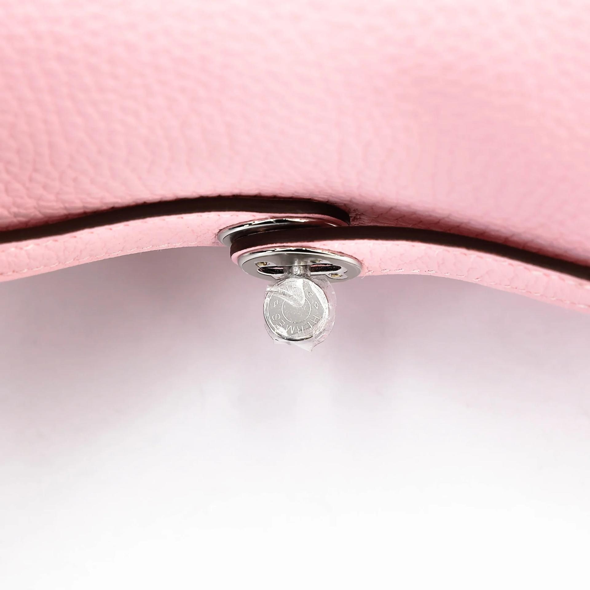 全新 HERMÈS 愛馬仕 Mini Lindy 二代 Verso 3Q 櫻花粉 Rose Sakura 80 珍珠灰 Gris Perle Clemence小牛皮 銀扣 G刻 2026年 - 11