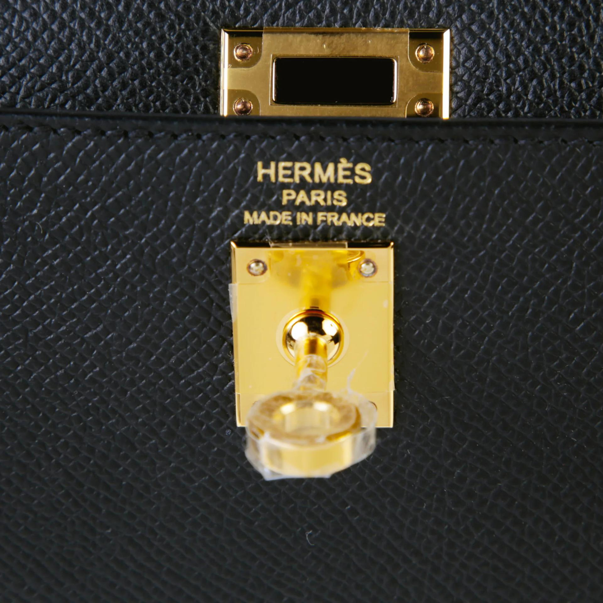 Brand New ( Rank N ) HERMÈS Kelly 25 Sellier Noir (89) Epsom Gold hardware K (2025) - 9