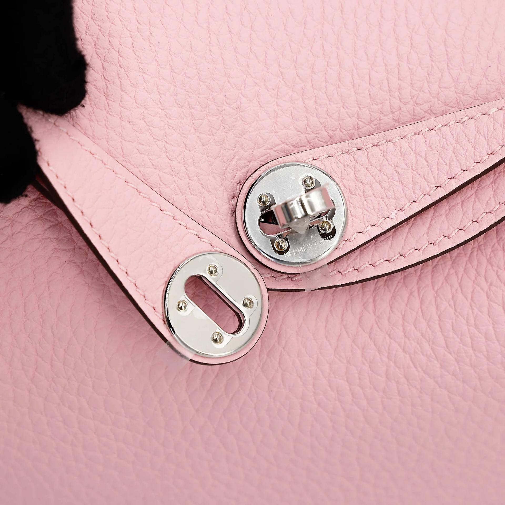 全新 HERMÈS 愛馬仕 Mini Lindy 二代 Verso 3Q 櫻花粉 Rose Sakura 80 珍珠灰 Gris Perle Clemence小牛皮 銀扣 G刻 2026年 - 10