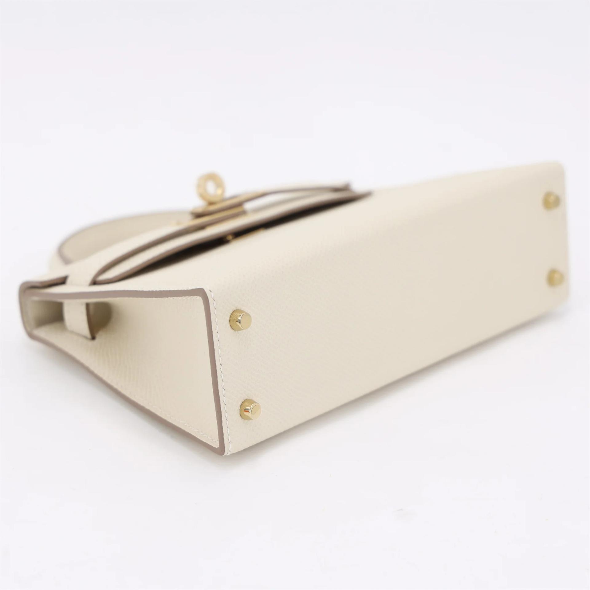 未使用保存品 HERMÈS 愛馬仕 Mini Kelly 二代 10 奶昔白 Craie Epsom牛皮 香檳金扣 W刻 2024年 - 4