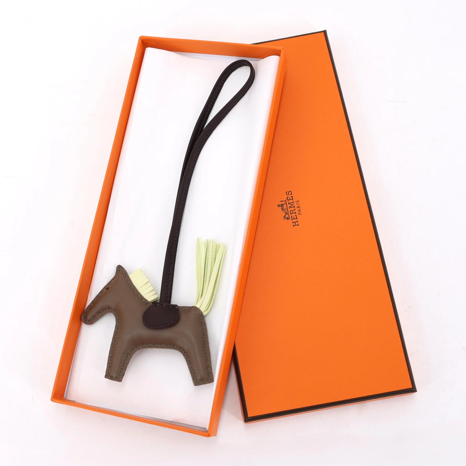 ランク NS 未使用品 HERMÈS エルメス ロデオPM エトゥープ (18) ジョーヌ・ミルトン(i8) ルージュセリエ (0G) アニョーミロ W刻印 (2024) - 6
