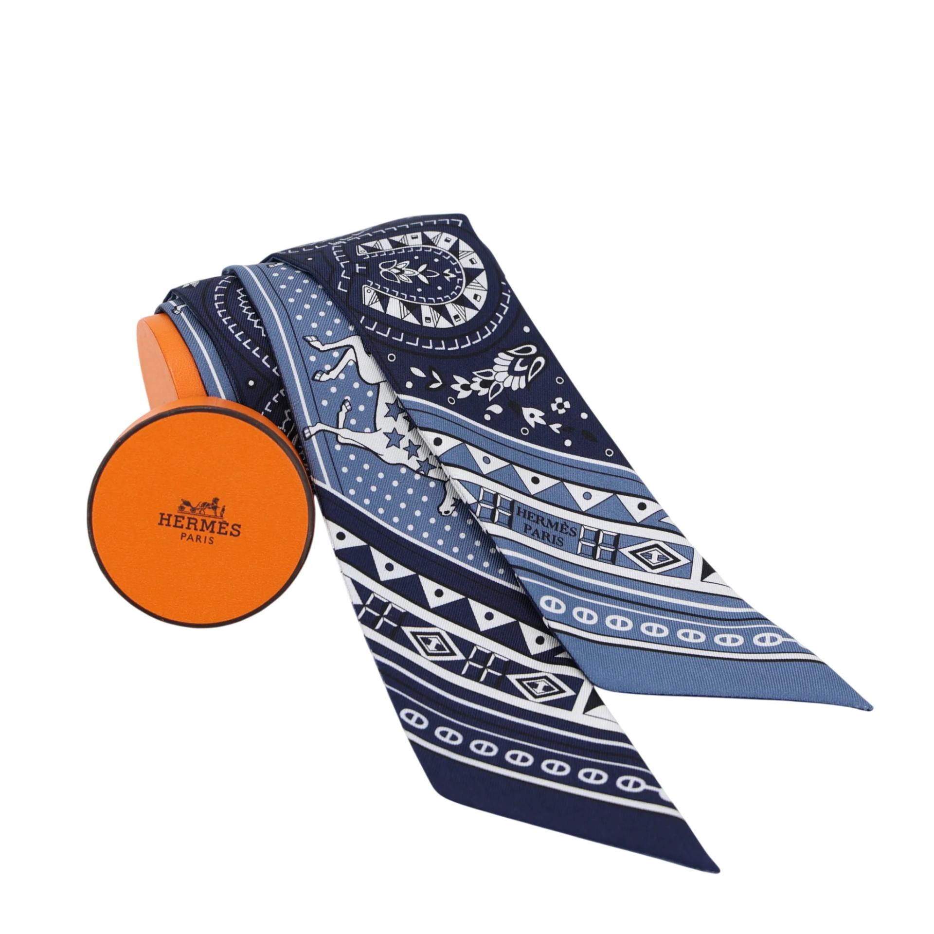 ランク N 新品 HERMÈS エルメス ツイリー Chevel de Coeur Bandana ブルー シルク - 4