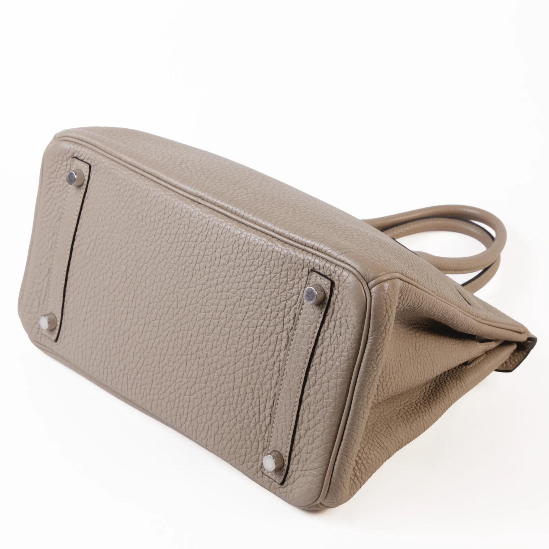 Very Good ( Rank A) HERMÈS Birkin 30 Gris Tourterelle (81) Clemence Palladium hardware Square M (2009) - 7
