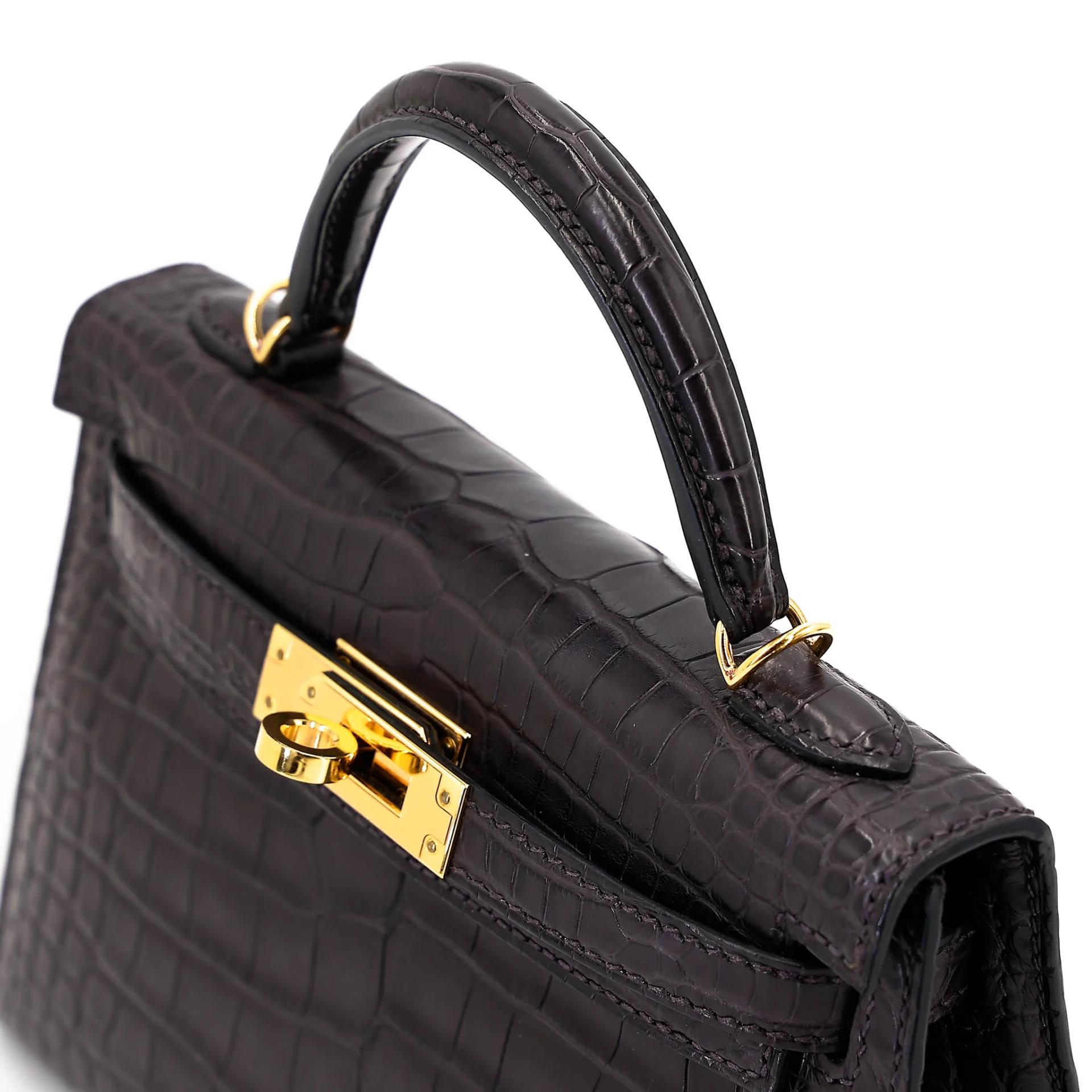 Very Good ( Rank A) HERMÈS Mini Kelly II Prunoir (3W) Matte Alligator Gold hardware Z (2021) - 3