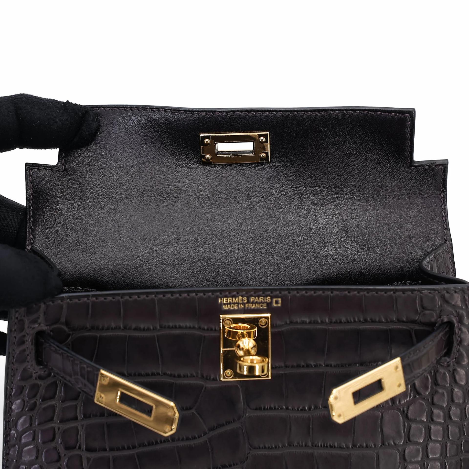 Very Good ( Rank A) HERMÈS Mini Kelly II Prunoir (3W) Matte Alligator Gold hardware Z (2021) - 13