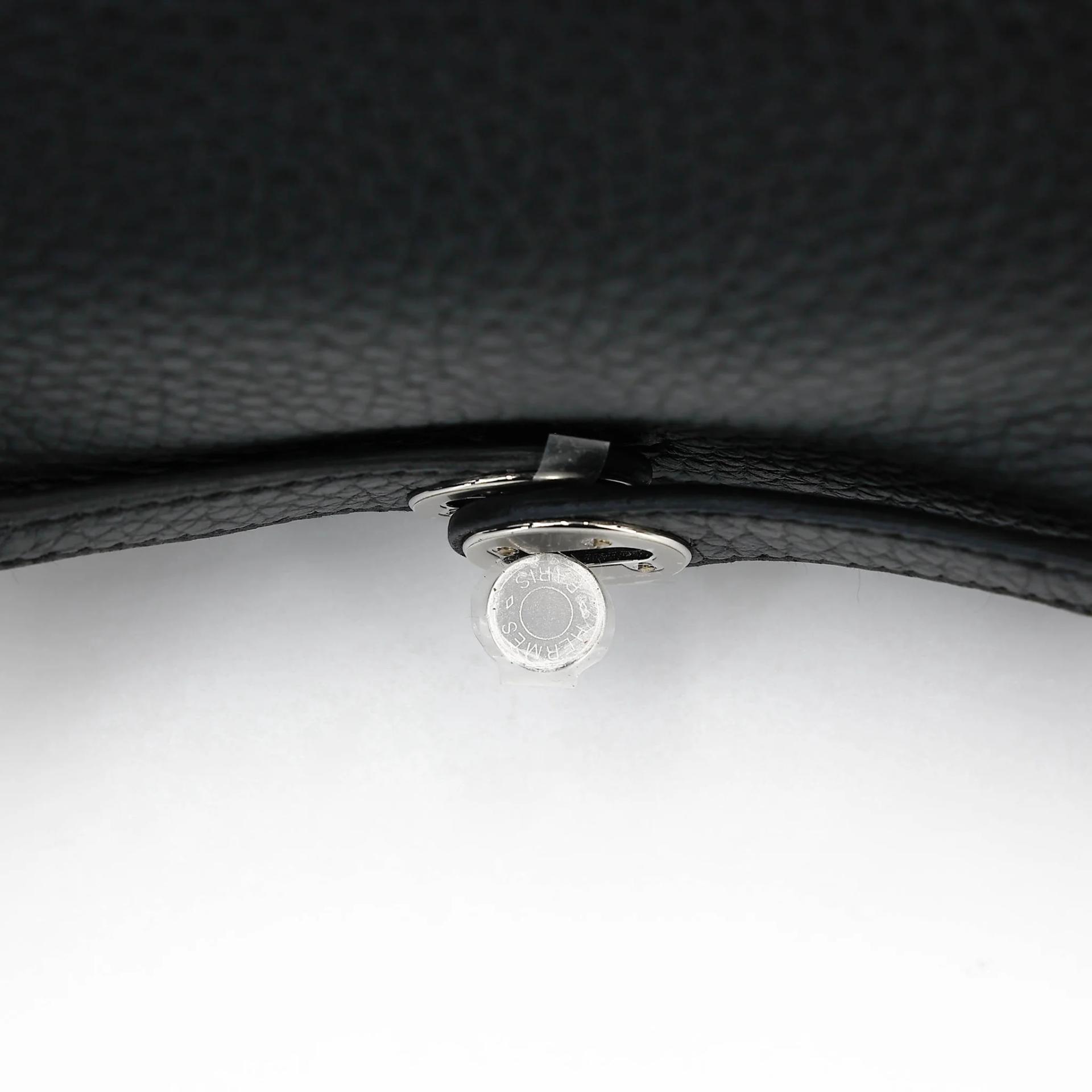 Brand New ( Rank N ) HERMÈS Mini Lindy II Noir (89) Clemence Palladium hardware G (2026) - 11