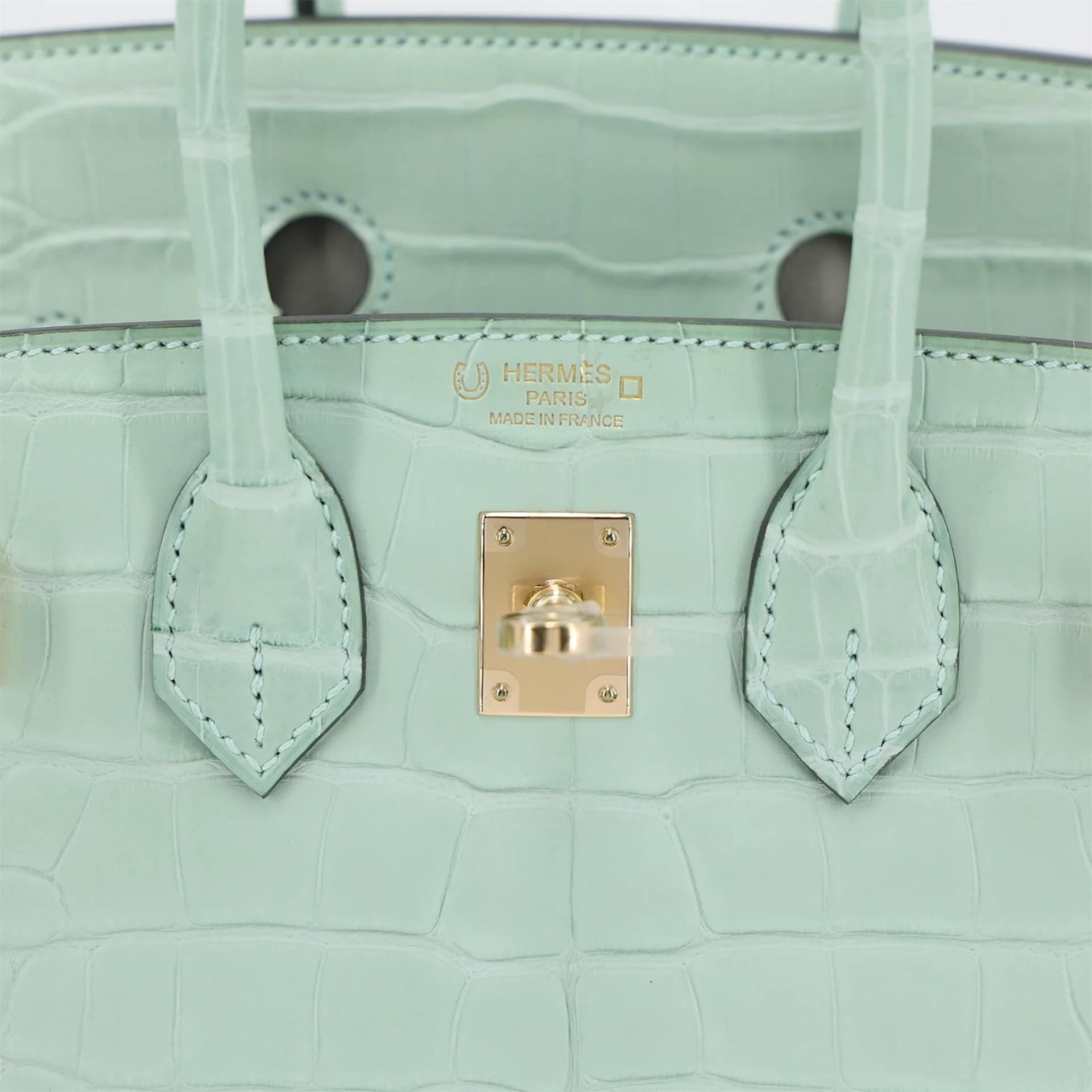 Excellent ( Rank SA ) HERMÈS Special Order Limited Edition Birkin 25 HSS Vert d’Eau (6U) Gris Perle (80) Matte Alligator Gold hardware B (2023) - 10