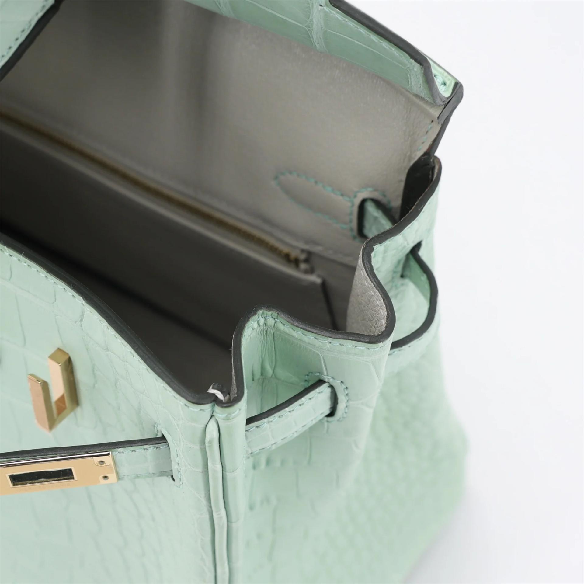 Excellent ( Rank SA ) HERMÈS Special Order Limited Edition Birkin 25 HSS Vert d’Eau (6U) Gris Perle (80) Matte Alligator Gold hardware B (2023) - 13