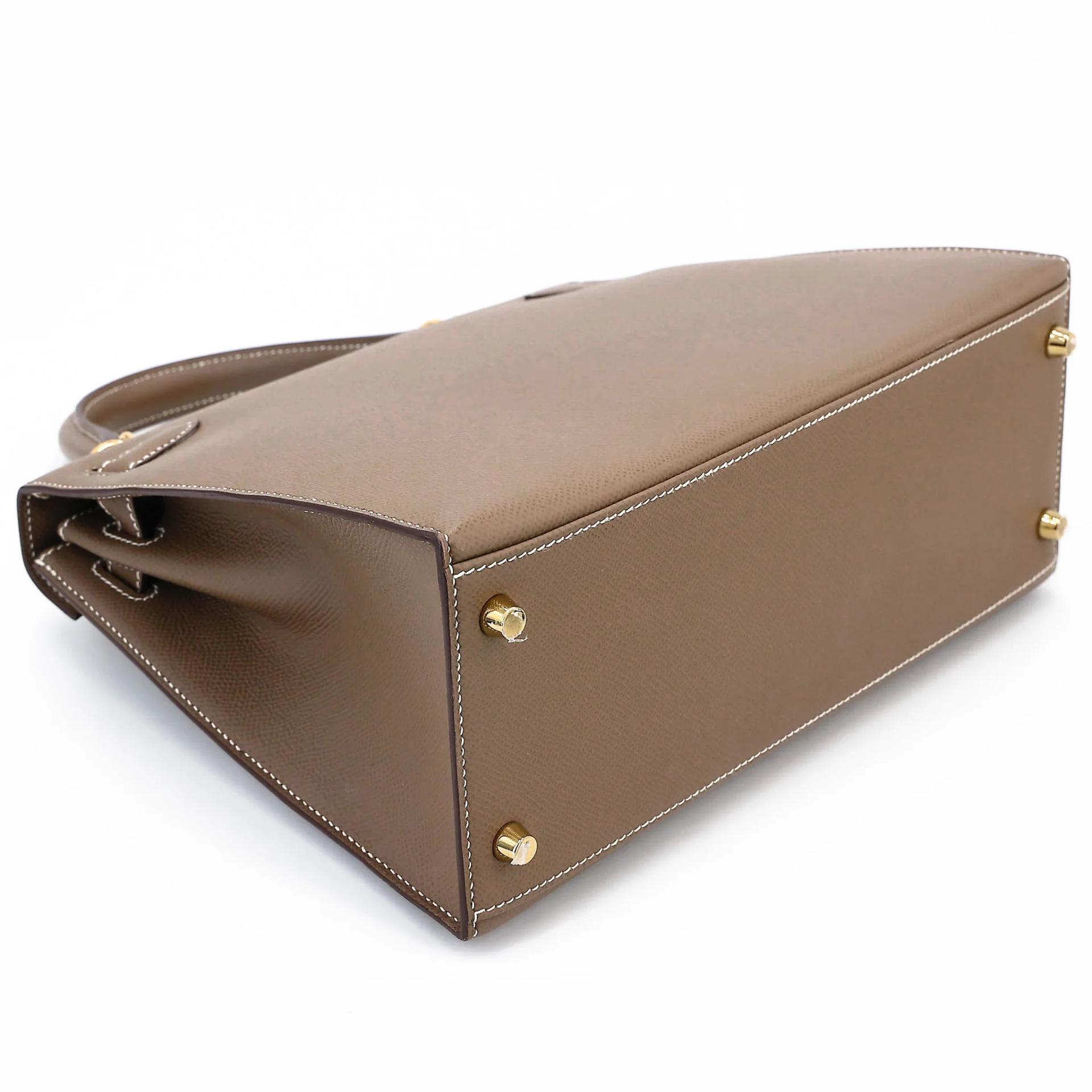 Excellent ( Rank SA ) HERMÈS Kelly 28 Sellier Etoupe (18) Epsom Gold hardware U (2022) - 7