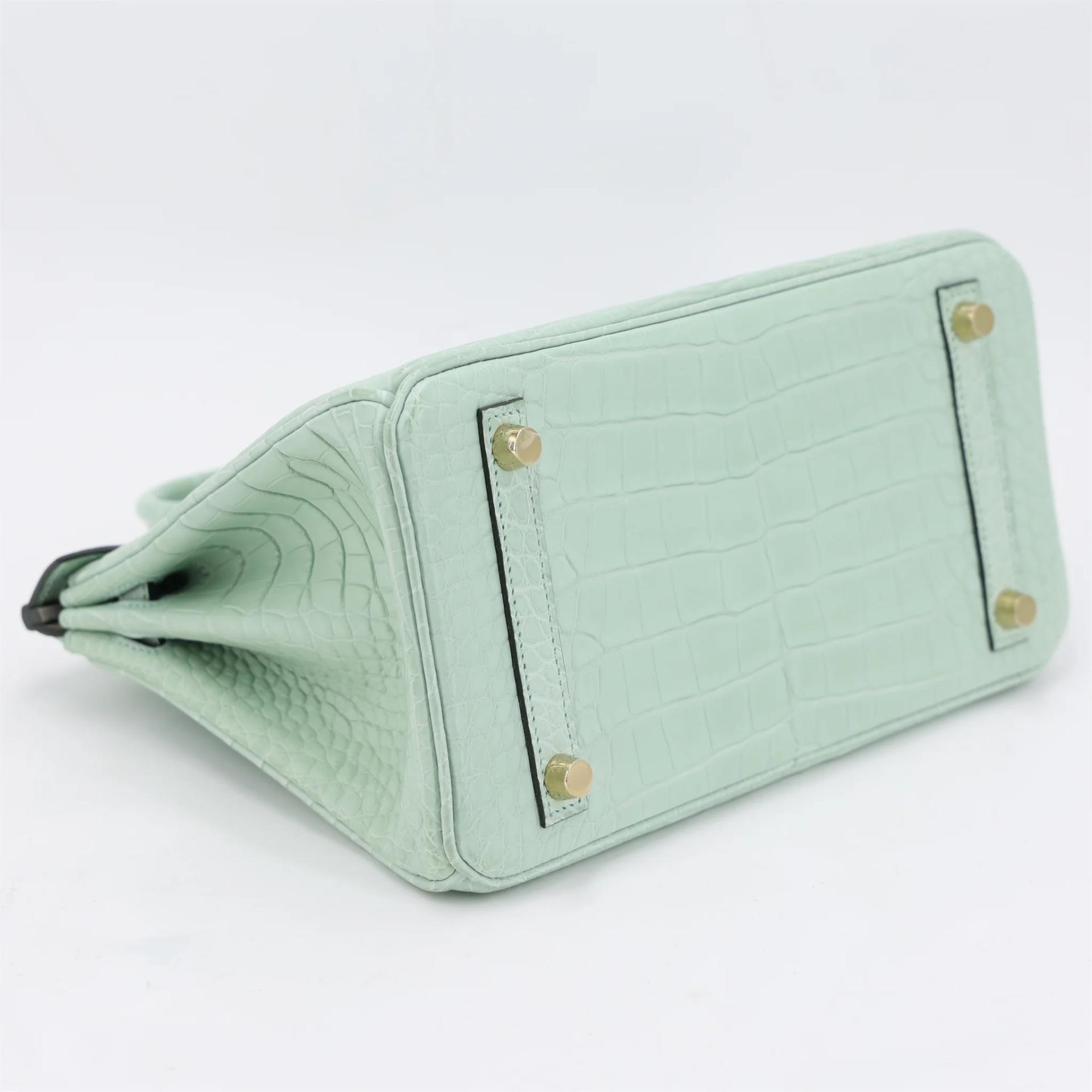 Excellent ( Rank SA ) HERMÈS Special Order Limited Edition Birkin 25 HSS Vert d’Eau (6U) Gris Perle (80) Matte Alligator Gold hardware B (2023) - 4
