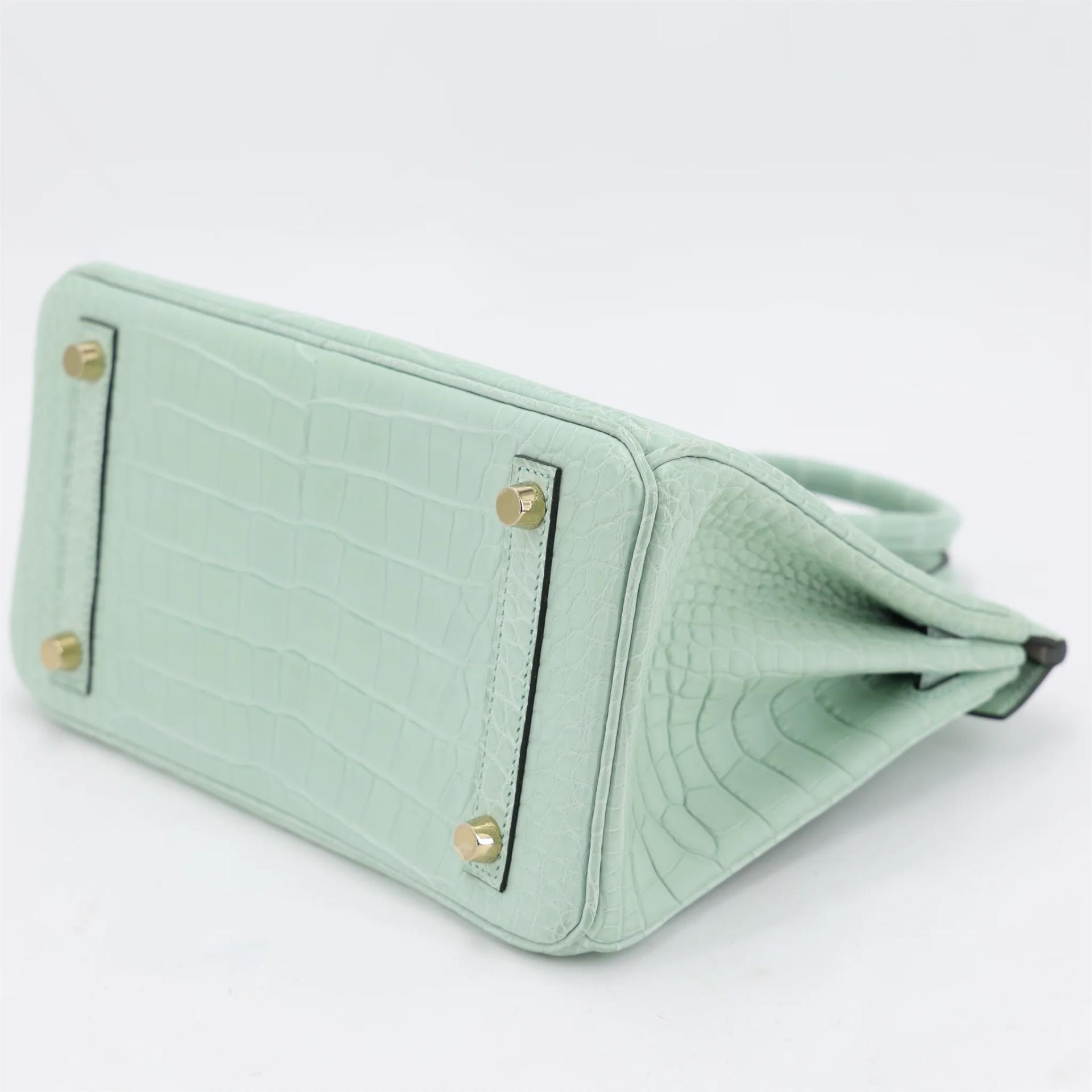 Excellent ( Rank SA ) HERMÈS Special Order Limited Edition Birkin 25 HSS Vert d’Eau (6U) Gris Perle (80) Matte Alligator Gold hardware B (2023) - 7