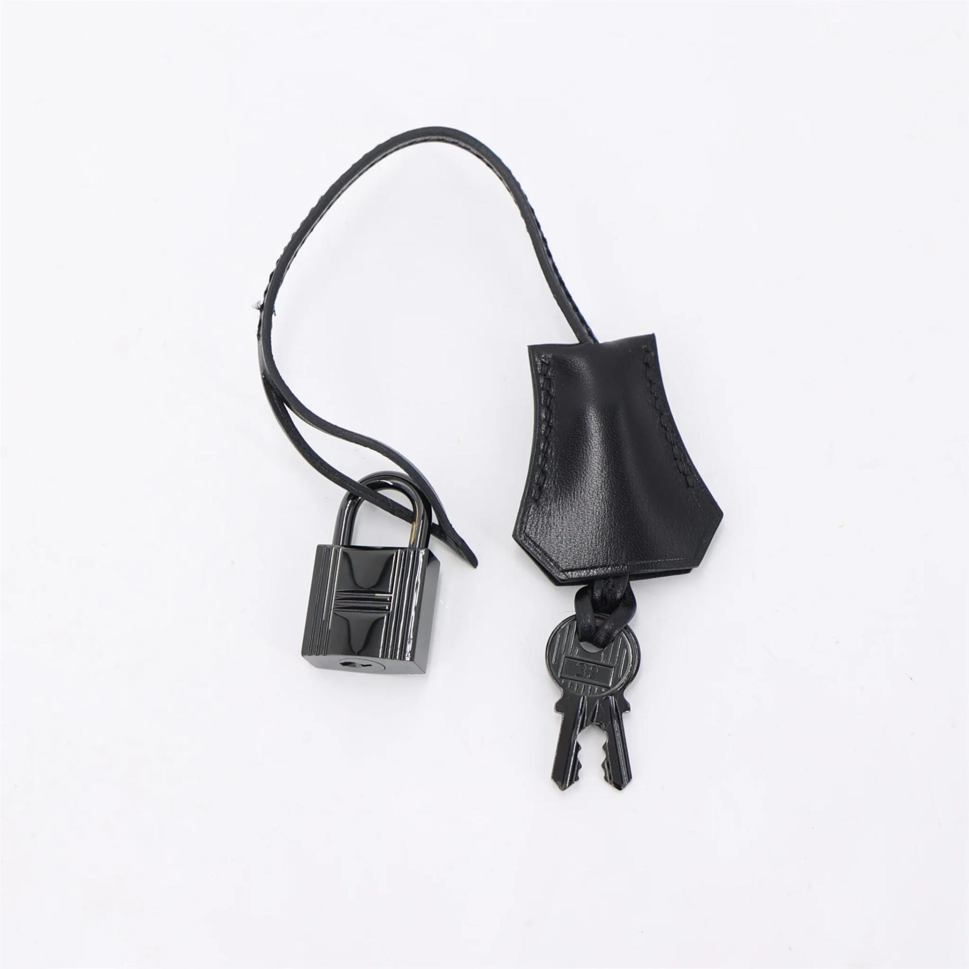 Very Good ( Rank A) HERMÈS Limited Edition Kelly 32 So Black Noir (89) Box-calf Black hardware Square N (2010) - 17