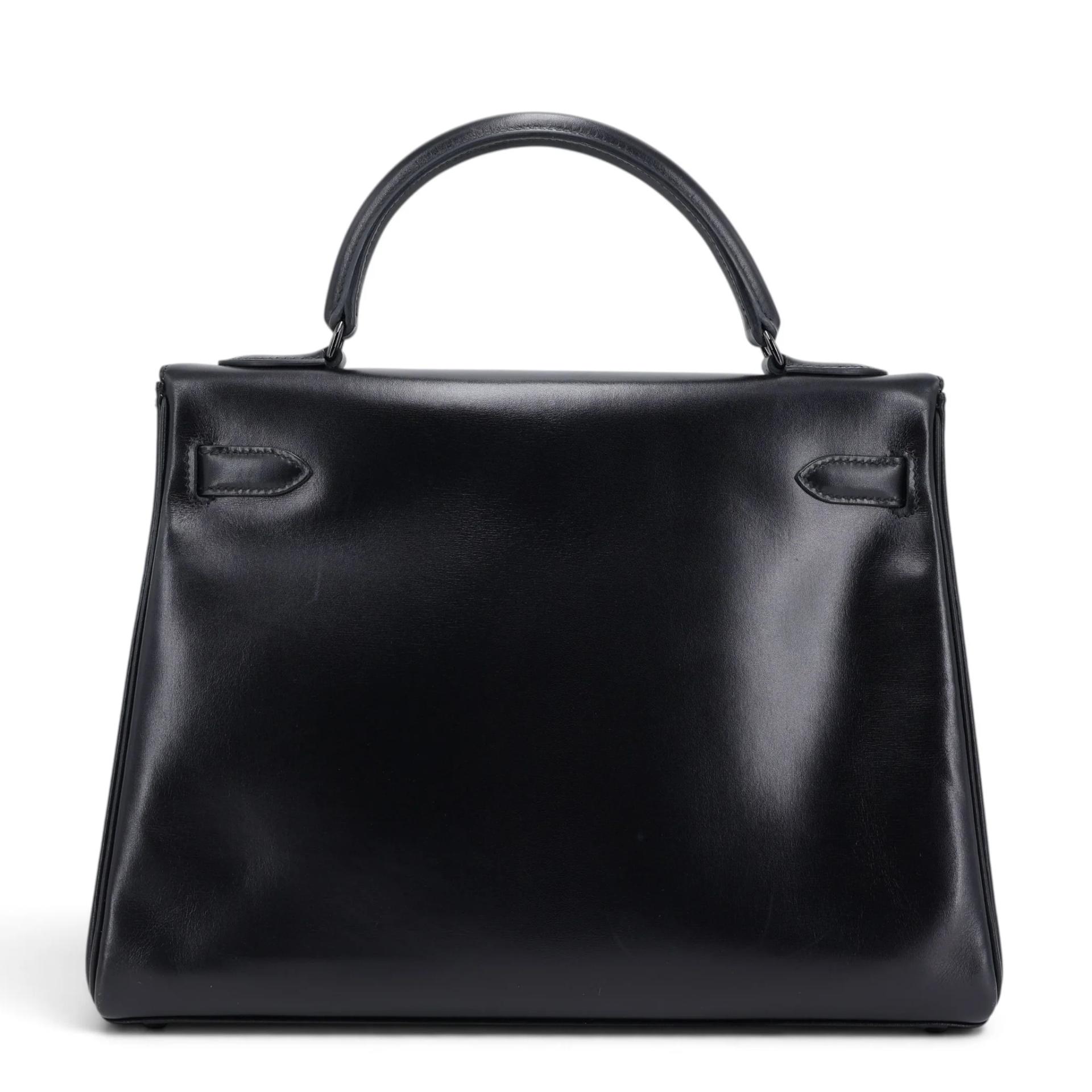 Very Good ( Rank A) HERMÈS Limited Edition Kelly 32 So Black Noir (89) Box-calf Black hardware Square N (2010) - 2