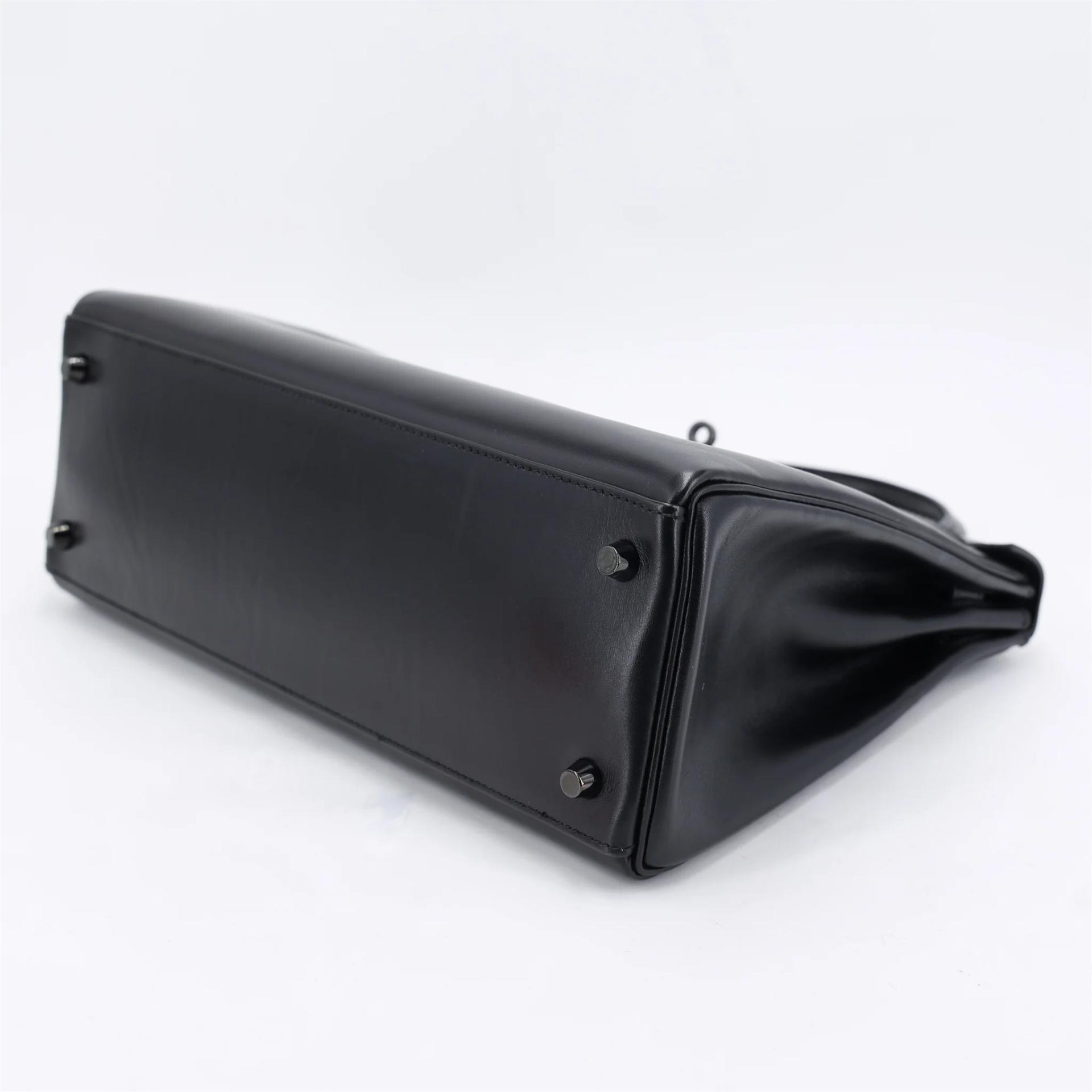 Very Good ( Rank A) HERMÈS Limited Edition Kelly 32 So Black Noir (89) Box-calf Black hardware Square N (2010) - 5