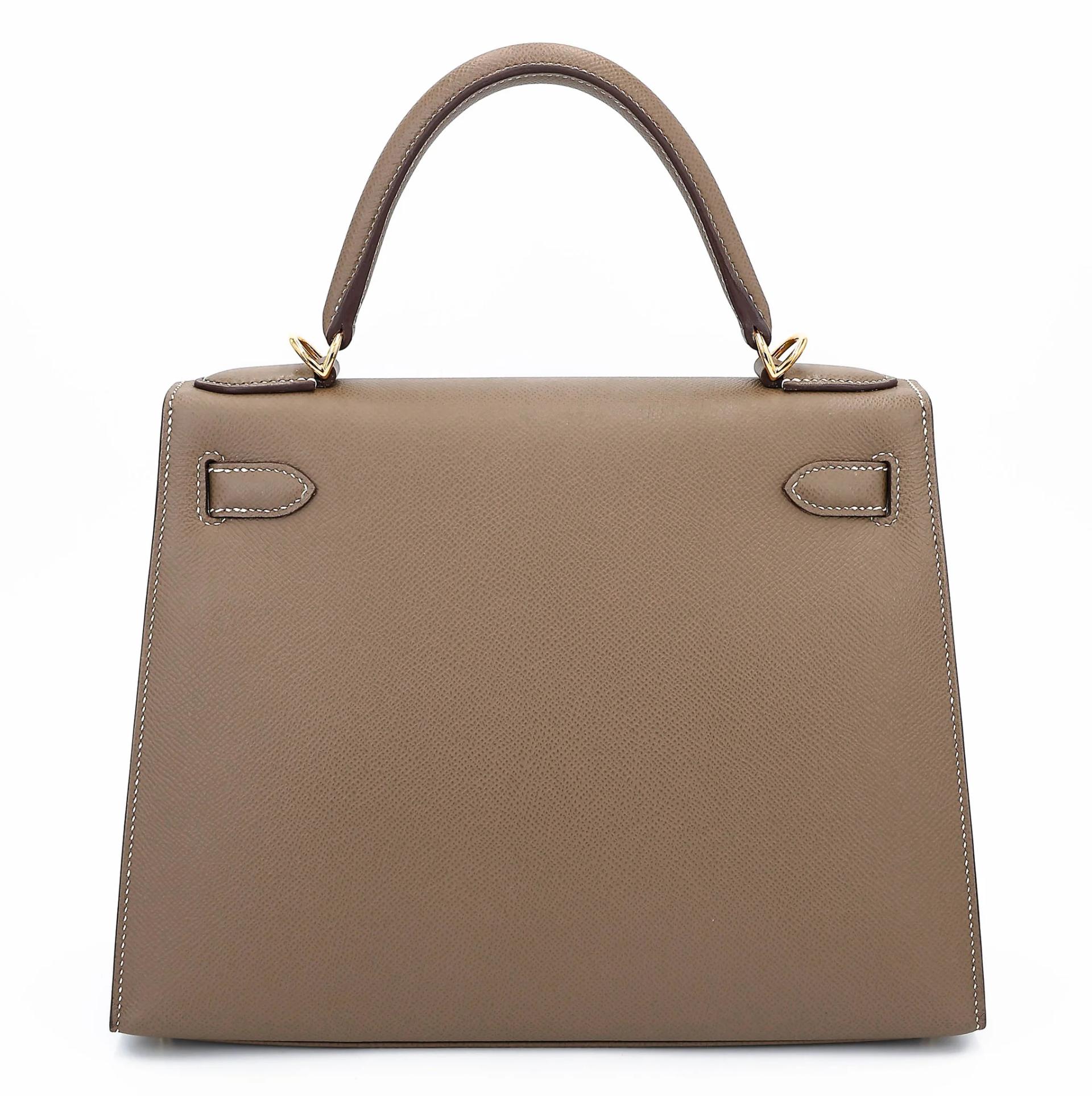 Excellent ( Rank SA ) HERMÈS Kelly 28 Sellier Etoupe (18) Epsom Gold hardware U (2022) - 2