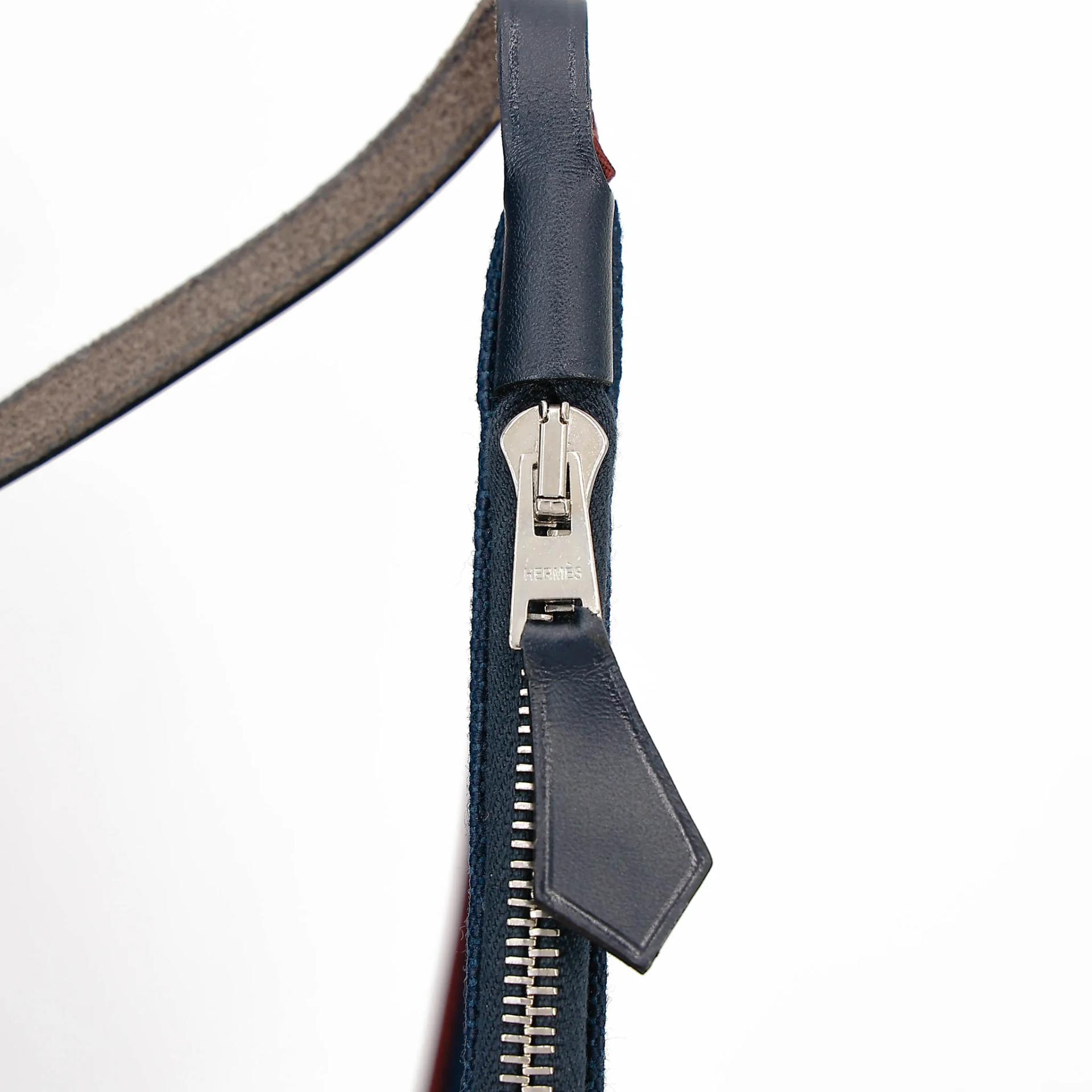 Very Good ( Rank A) HERMÈS Herbag PM Blue Marine (78) Rouge H (55) Vache Hunter Palladium hardware T (2015) - 25
